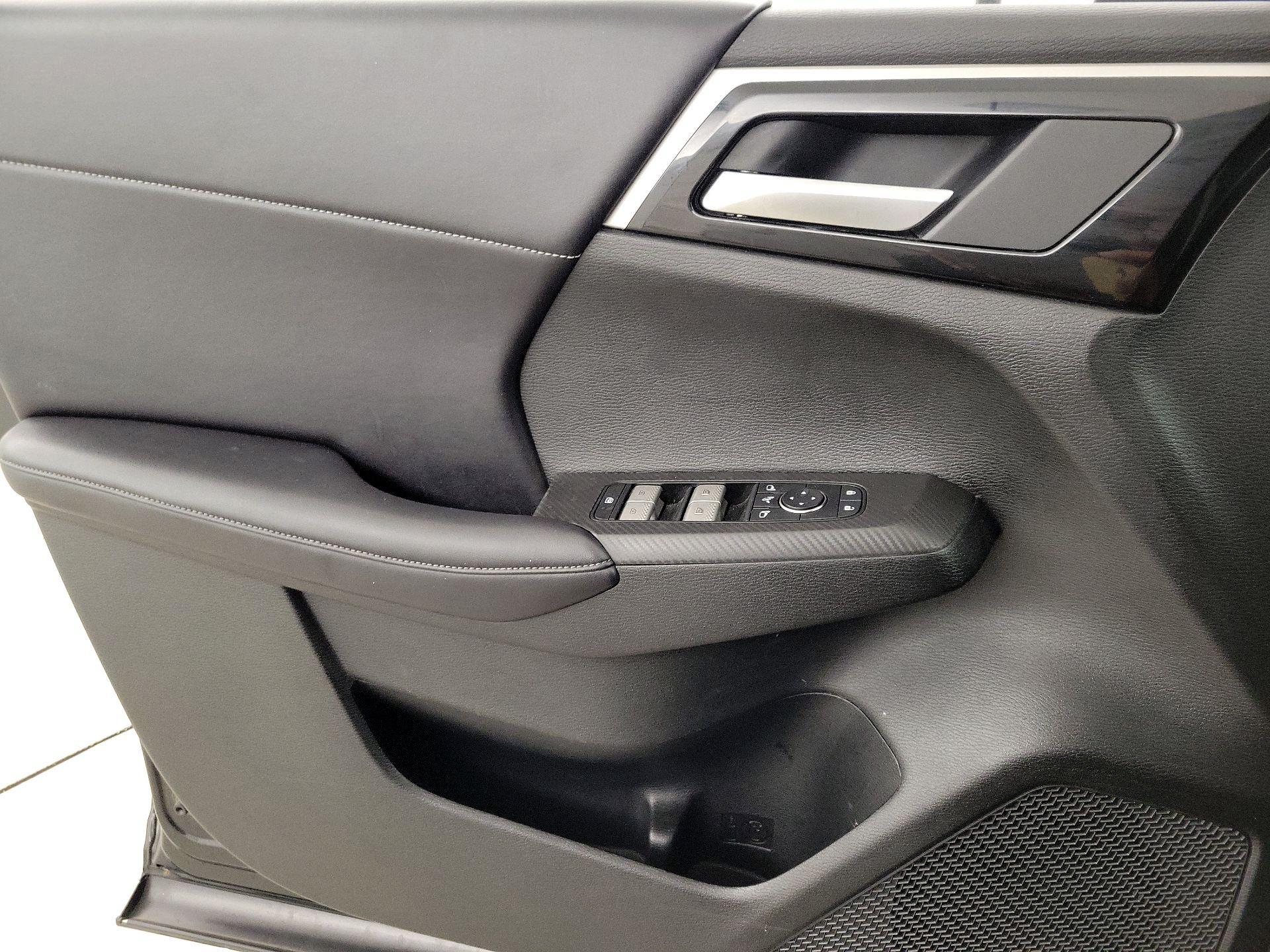 Thumbnail: 2024 Mitsubishi Outlander - 12