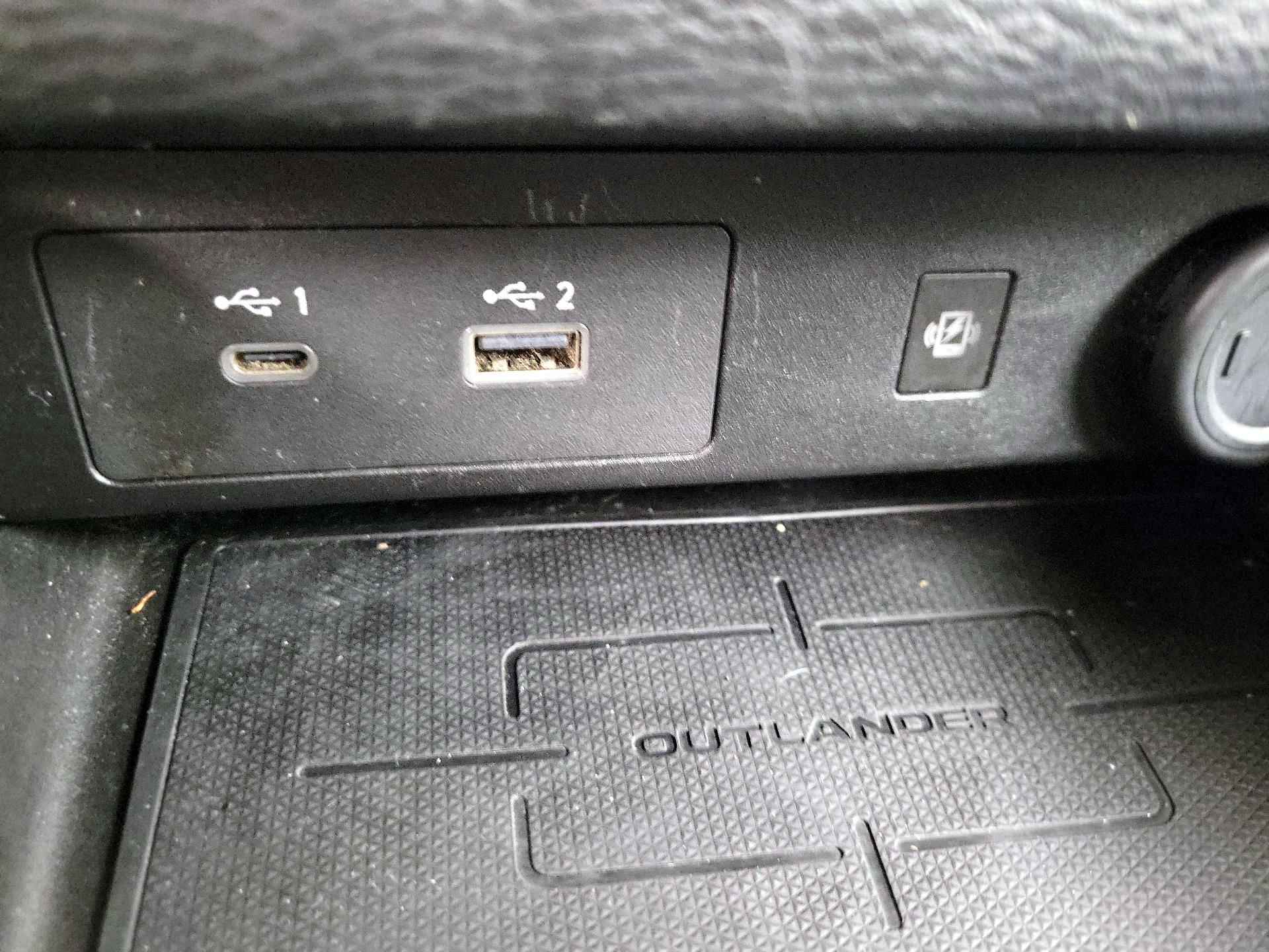 Thumbnail: 2024 Mitsubishi Outlander - 19