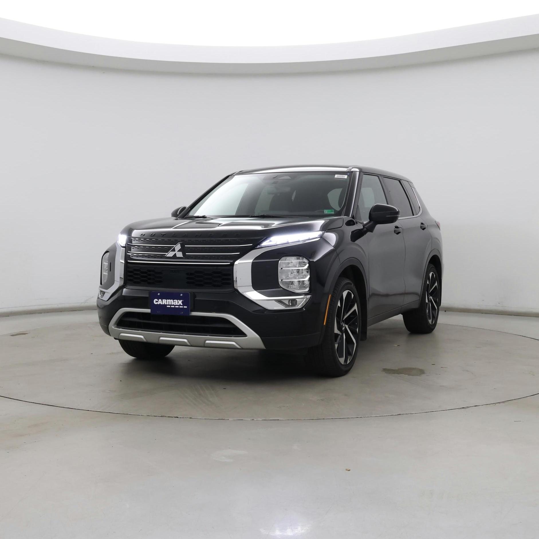 Thumbnail: 2024 Mitsubishi Outlander - 4