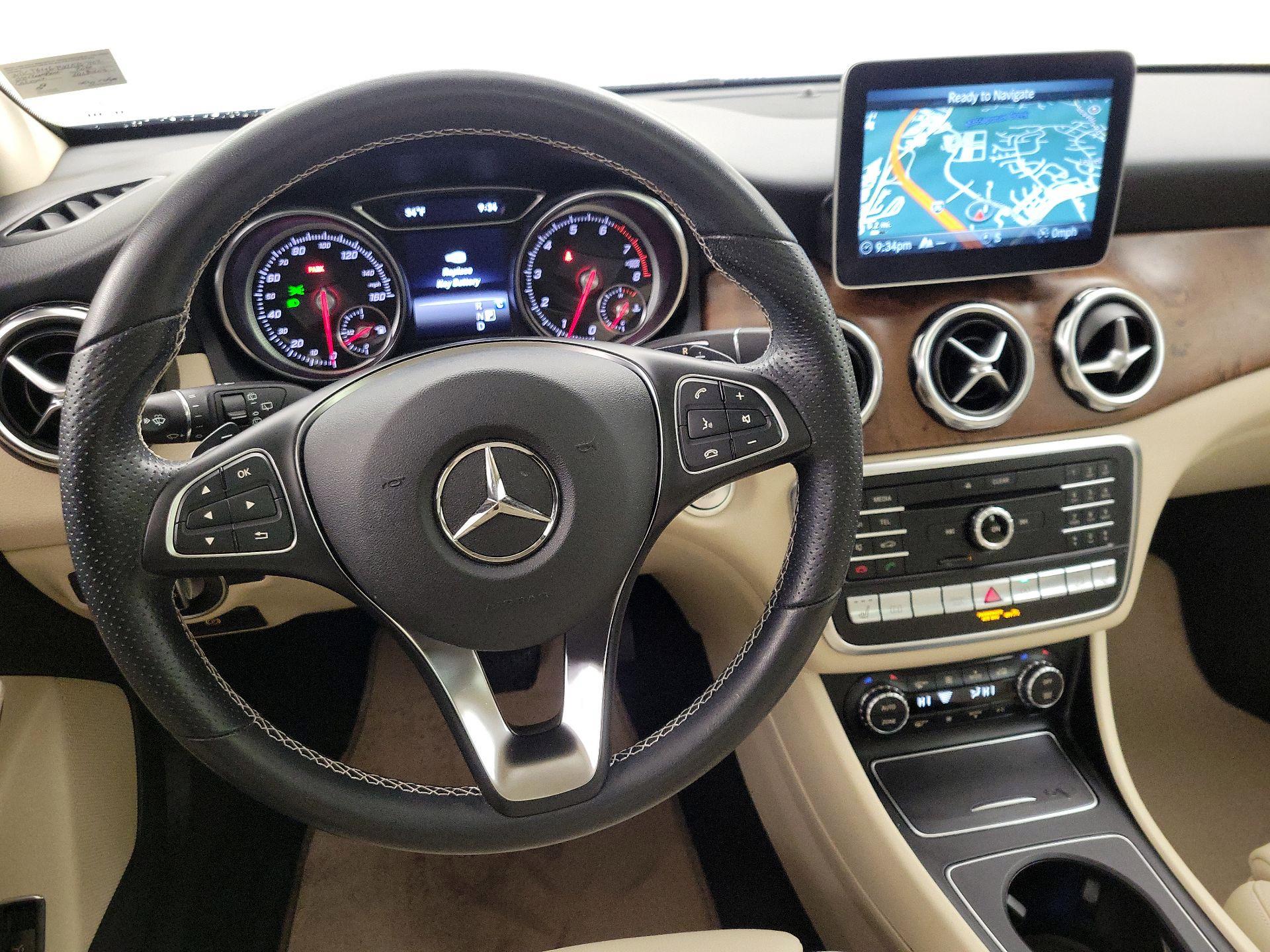 Thumbnail: 2020 Mercedes-Benz GLA - 10