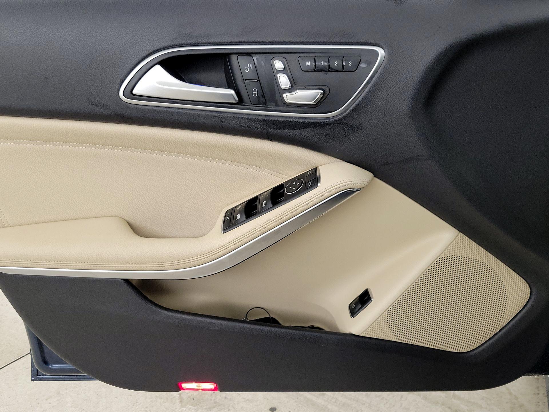 Thumbnail: 2020 Mercedes-Benz GLA - 12