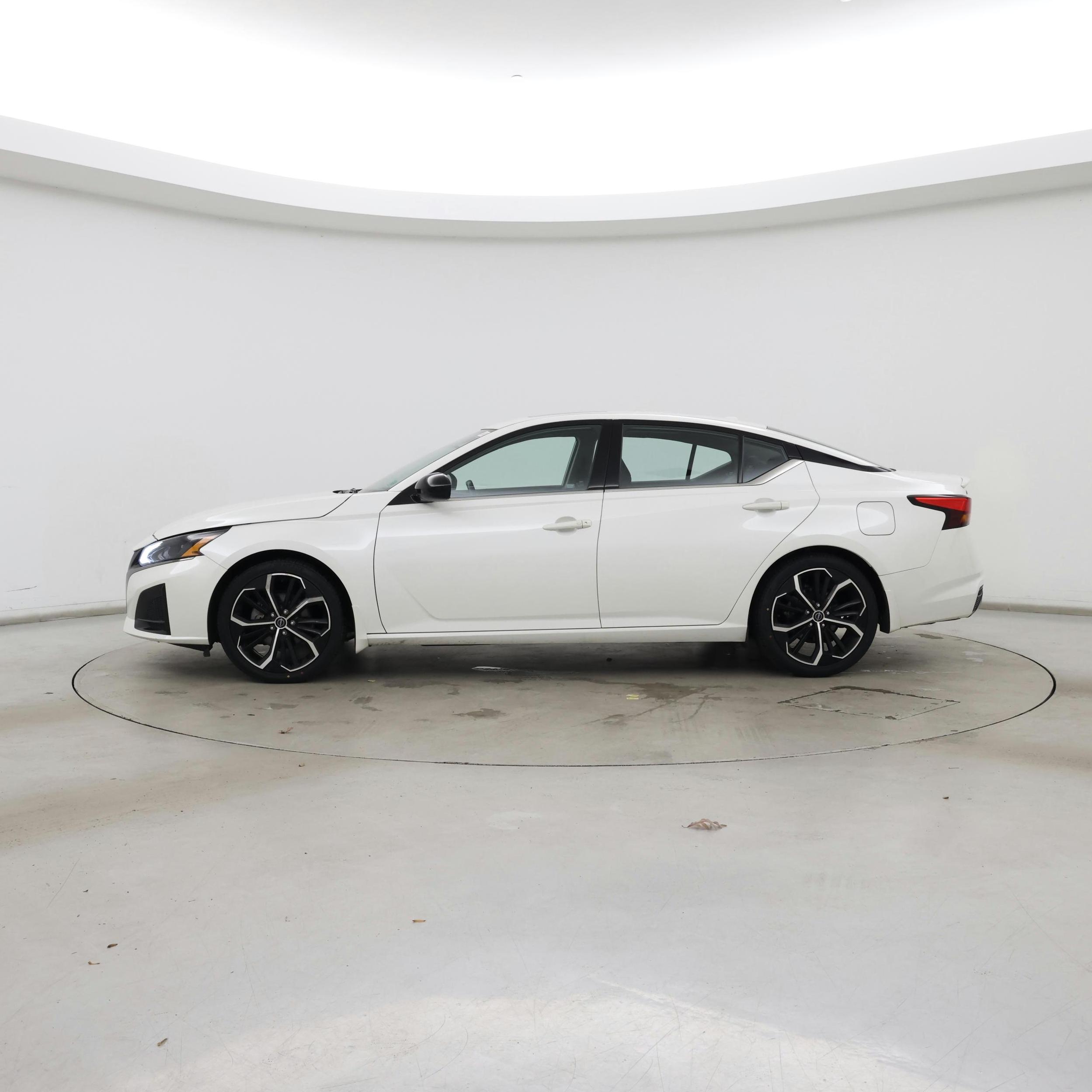 Thumbnail: 2023 Nissan Altima - 3