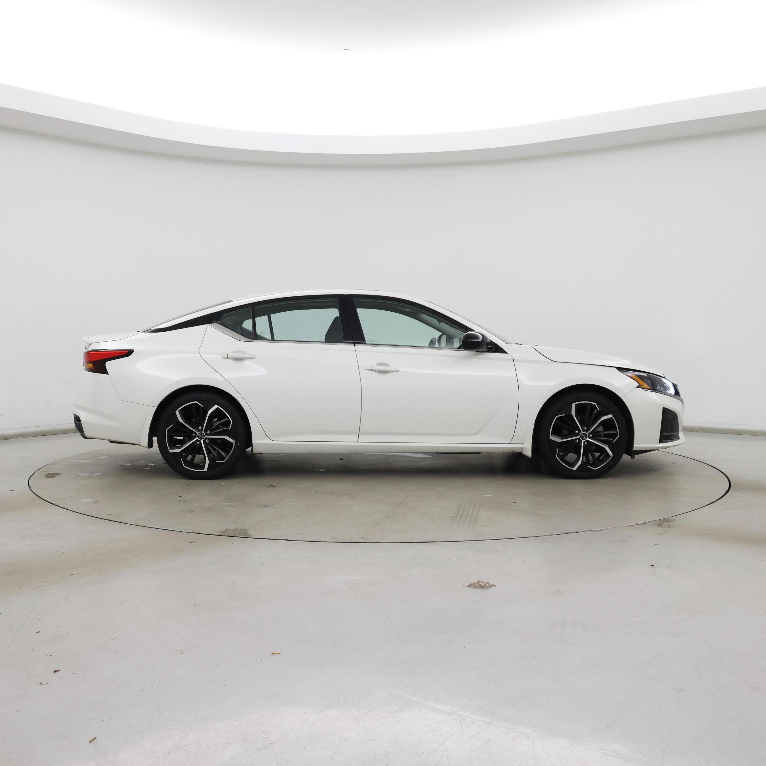 Thumbnail: 2023 Nissan Altima - 7