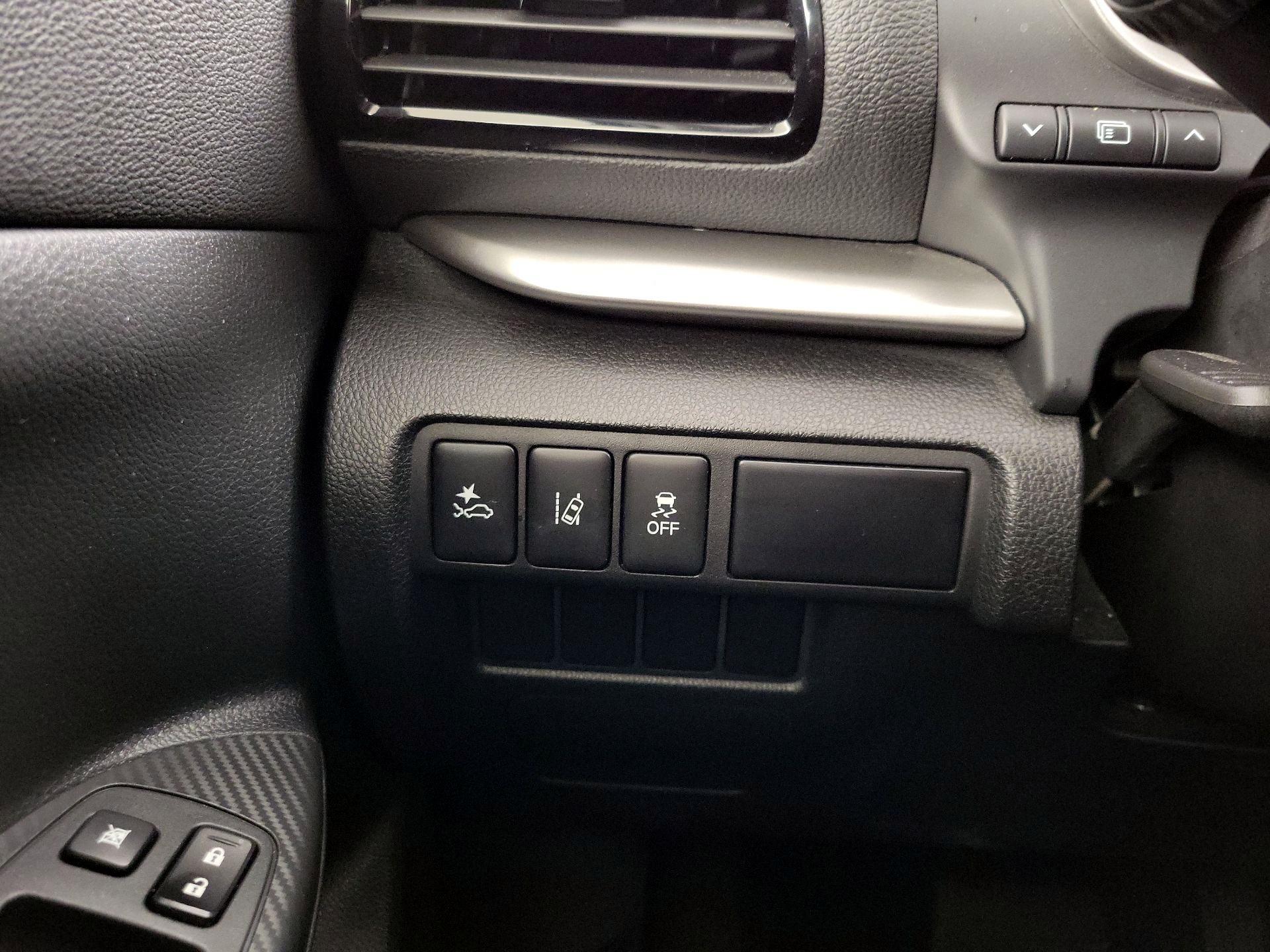 Thumbnail: 2022 Mitsubishi Eclipse Cross - 13