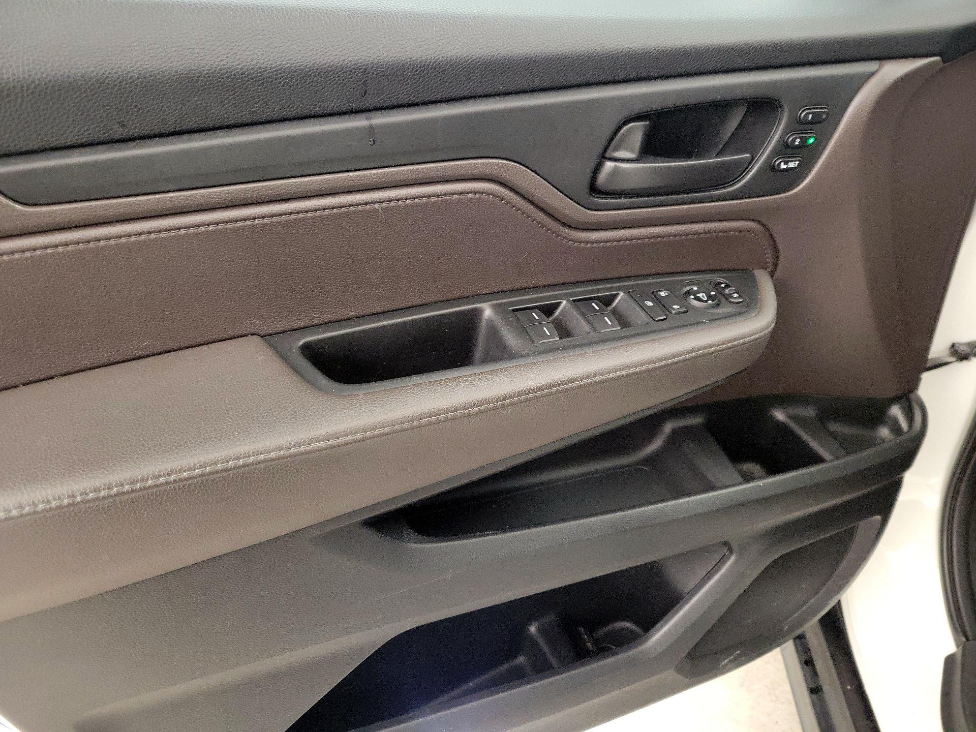 Thumbnail: 2018 Honda Odyssey - 12