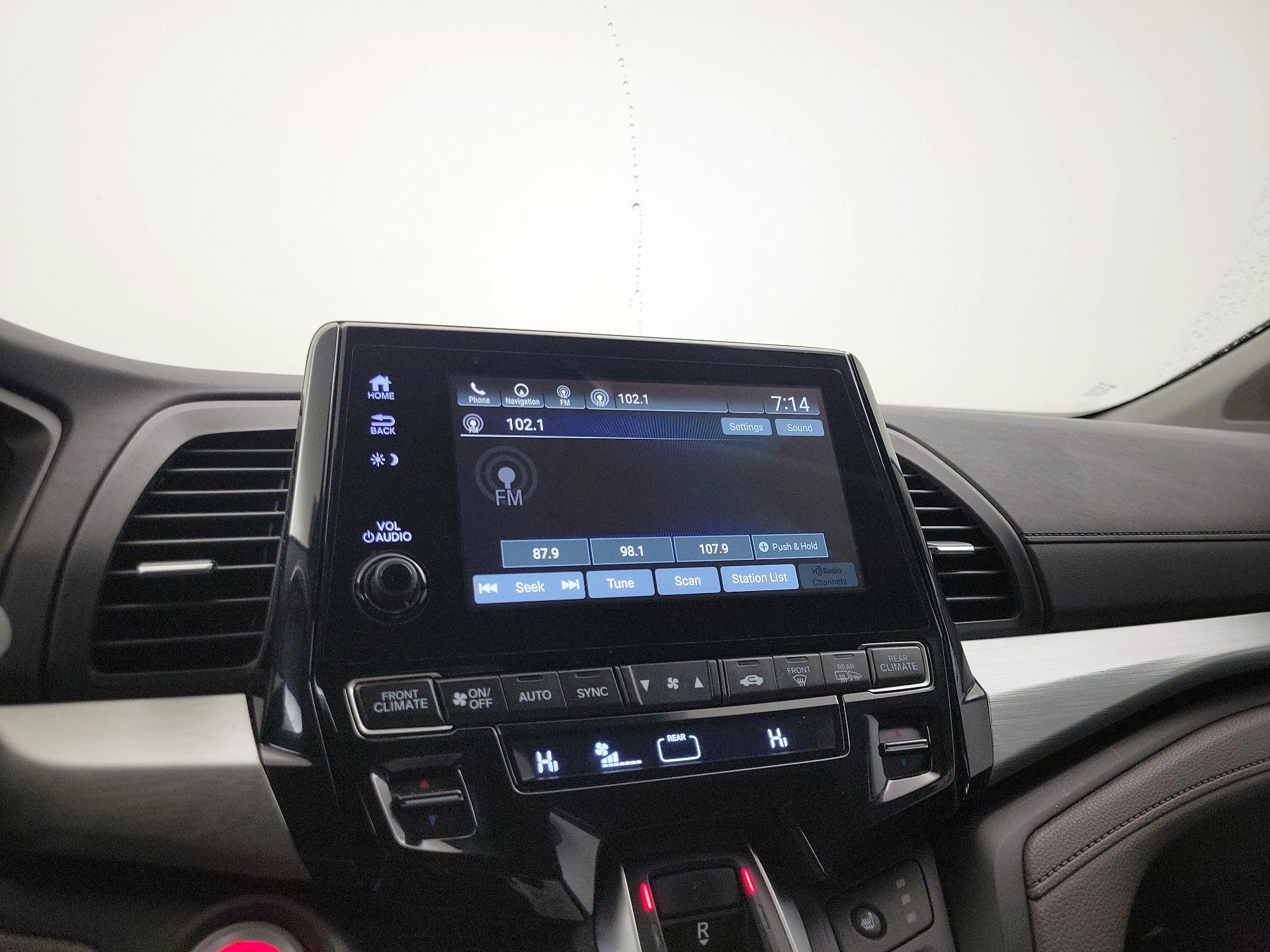Thumbnail: 2018 Honda Odyssey - 16