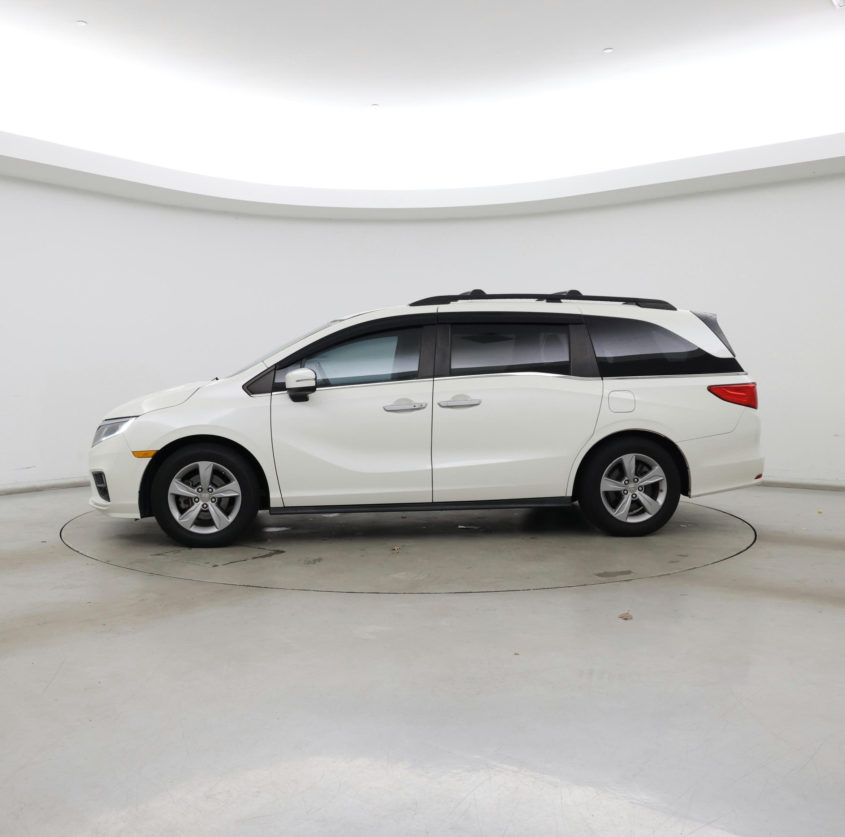 Thumbnail: 2018 Honda Odyssey - 3