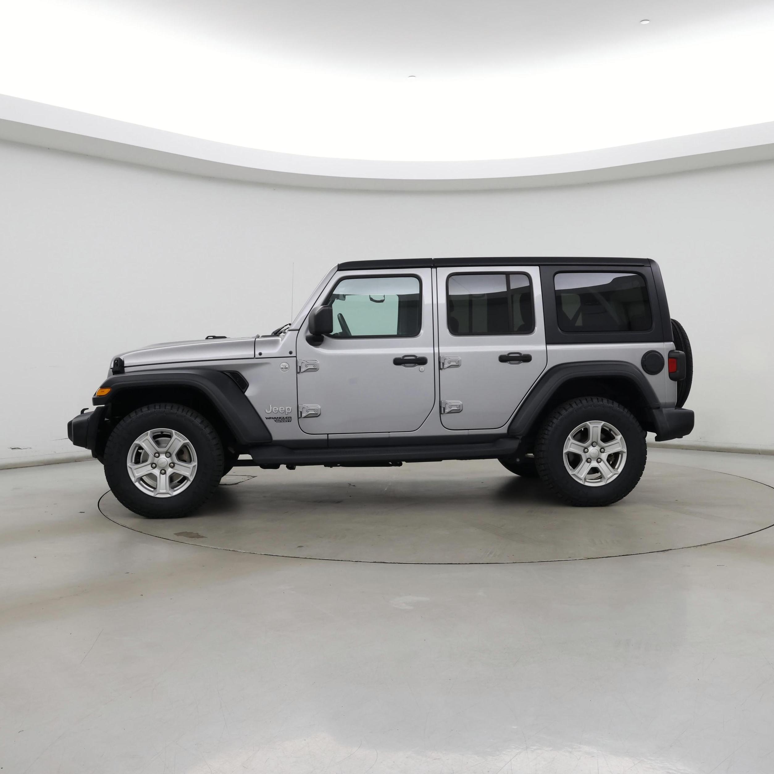 Thumbnail: 2021 Jeep Wrangler - 3