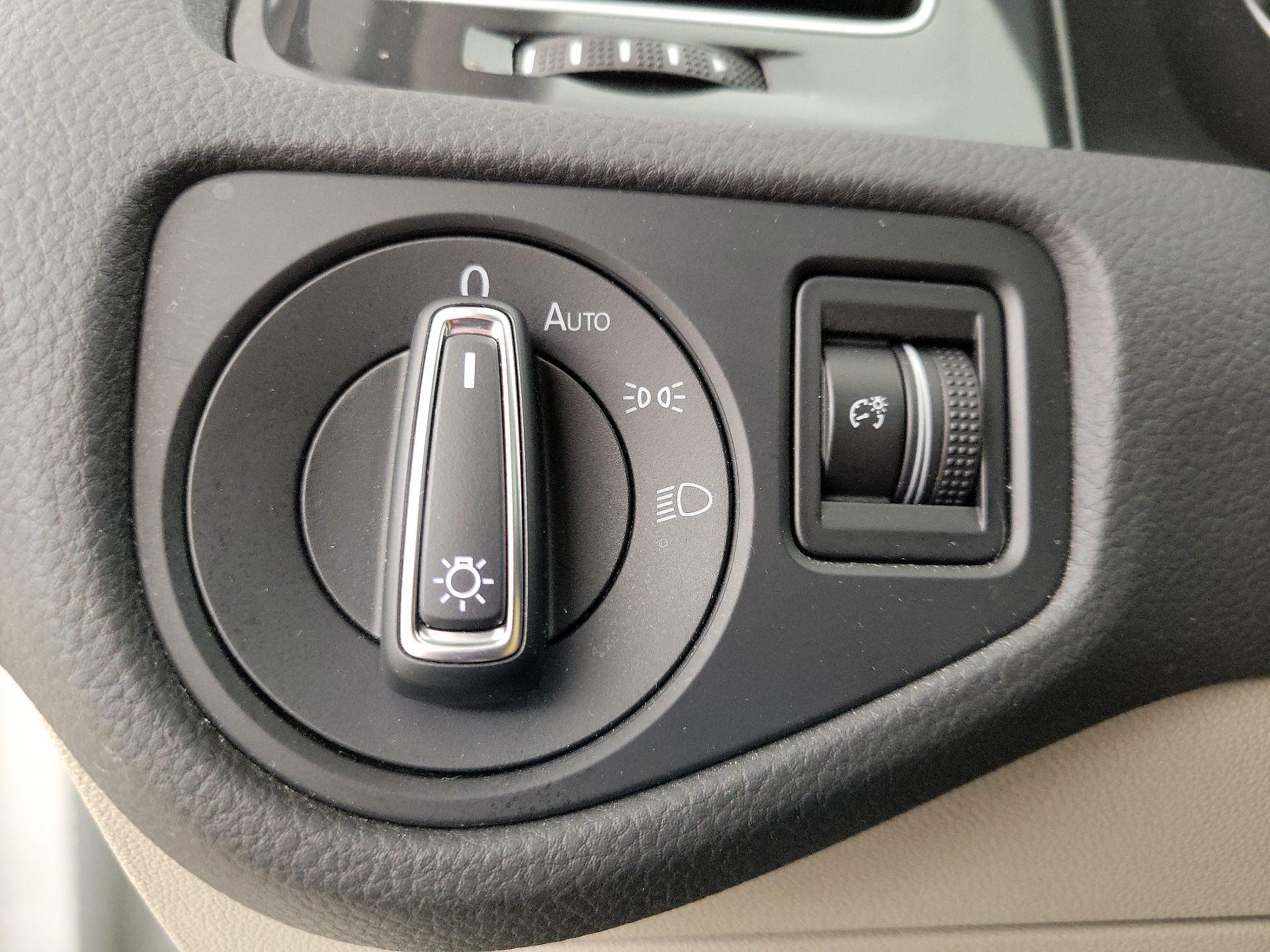 Thumbnail: 2021 Volkswagen Golf - 13