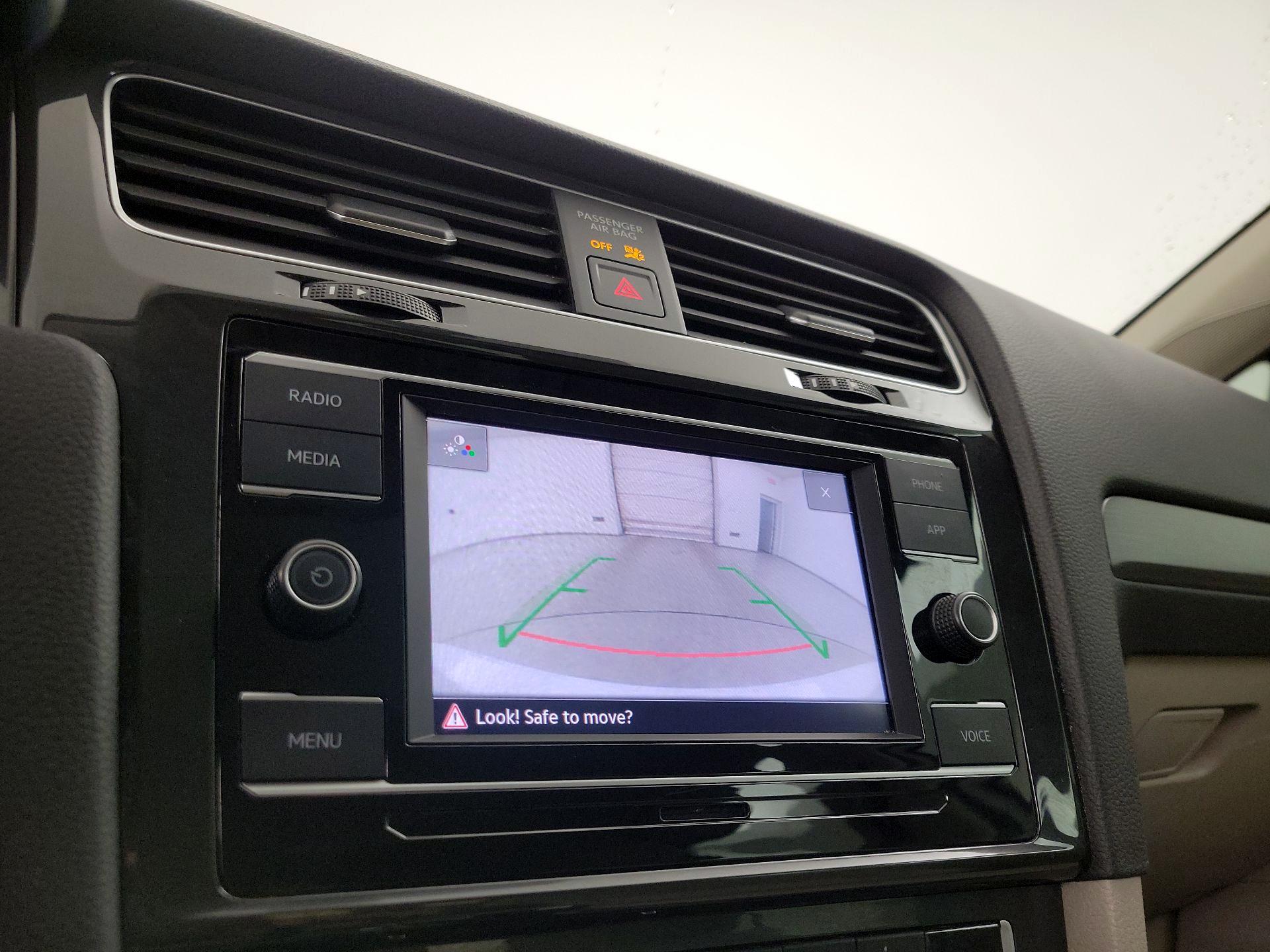 Thumbnail: 2021 Volkswagen Golf - 14