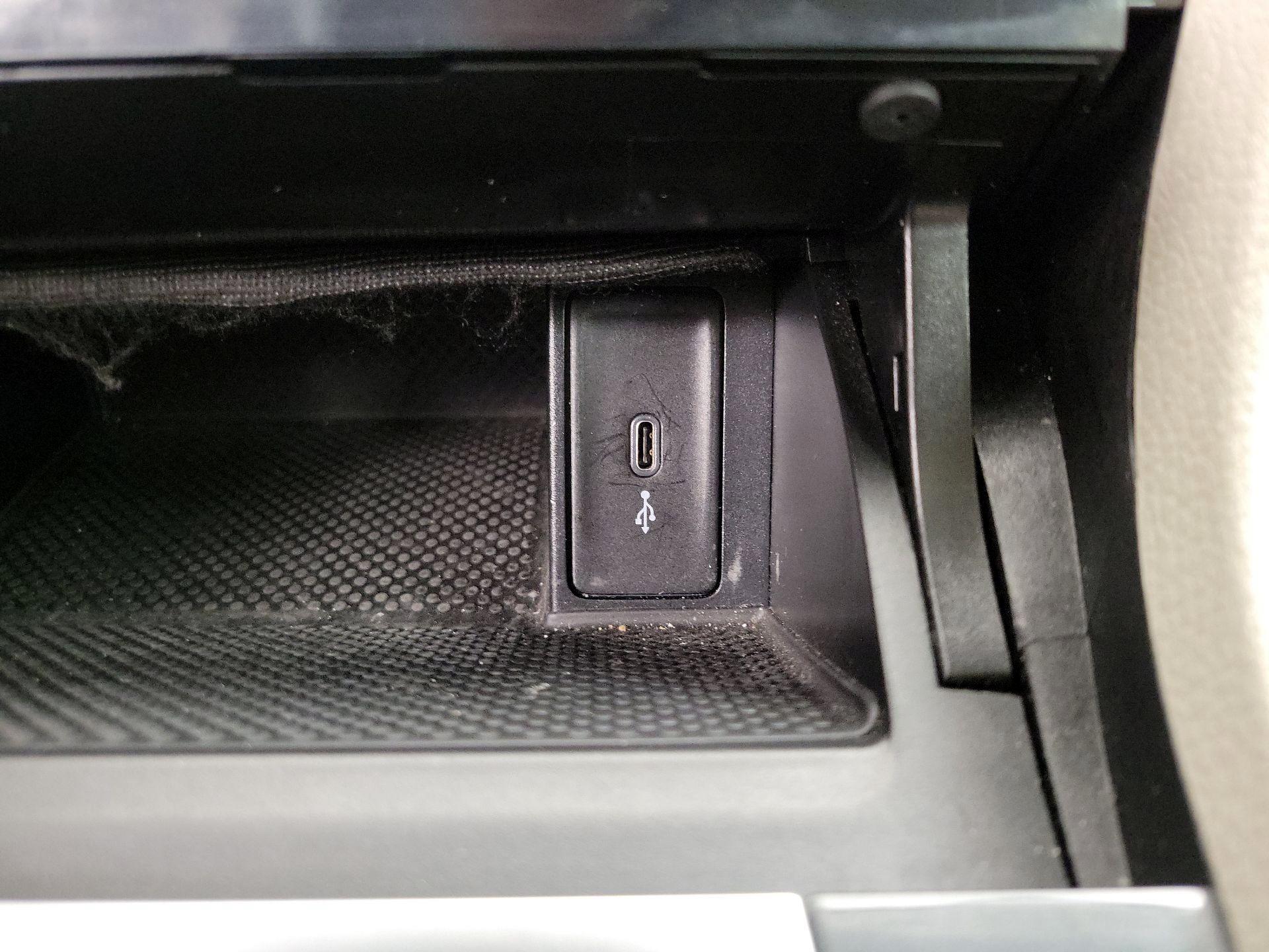 Thumbnail: 2021 Volkswagen Golf - 18