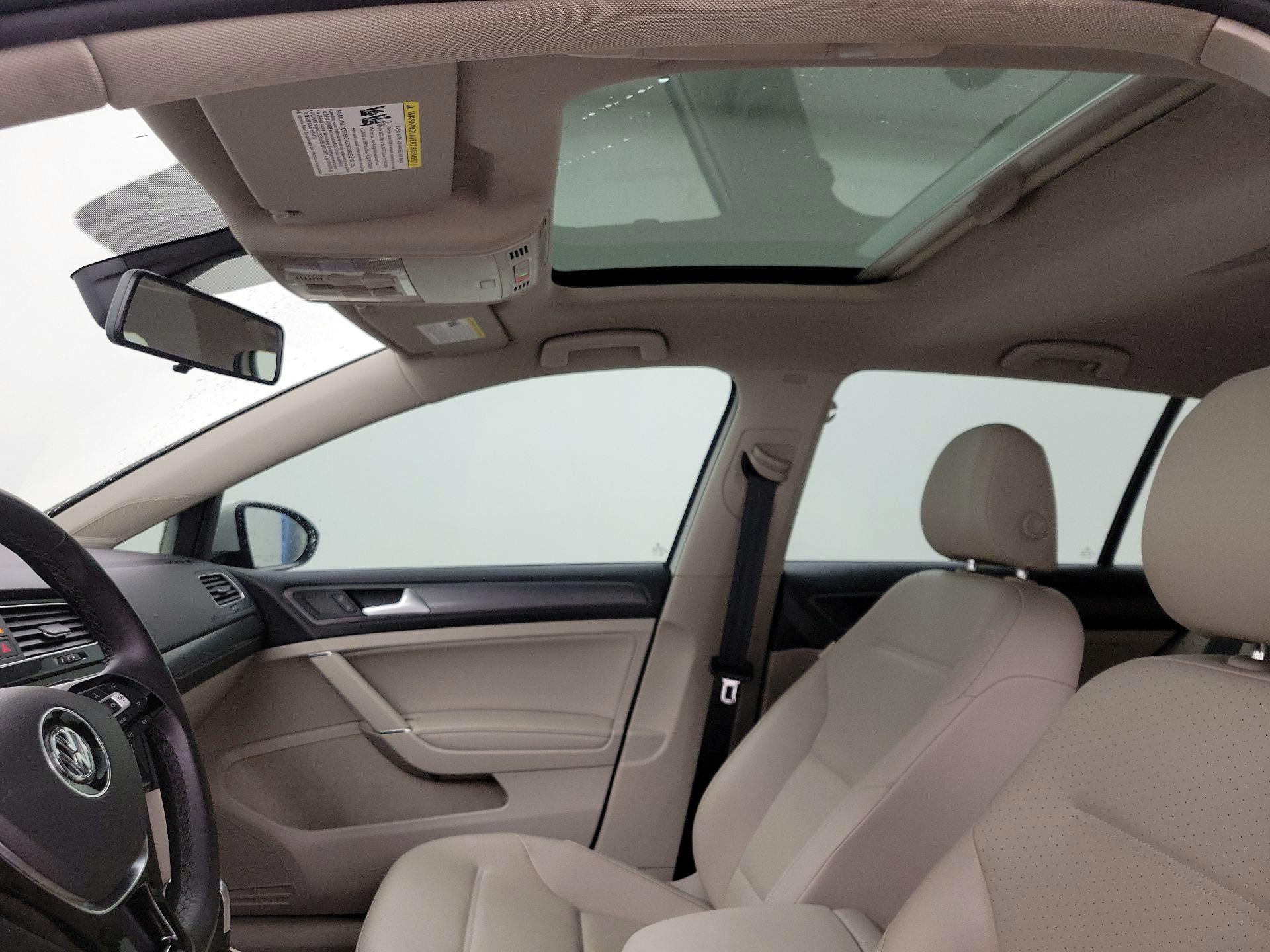 Thumbnail: 2021 Volkswagen Golf - 19