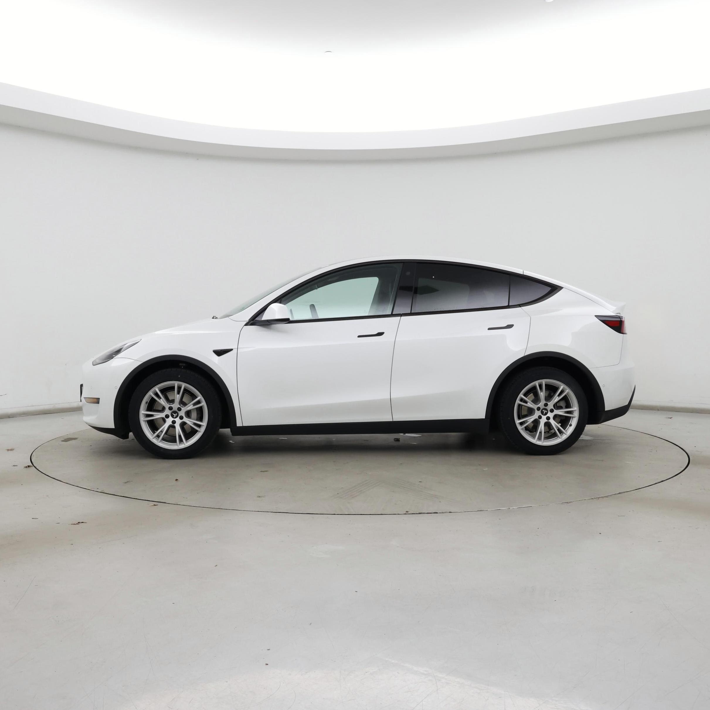 Thumbnail: 2022 Tesla Model Y - 3