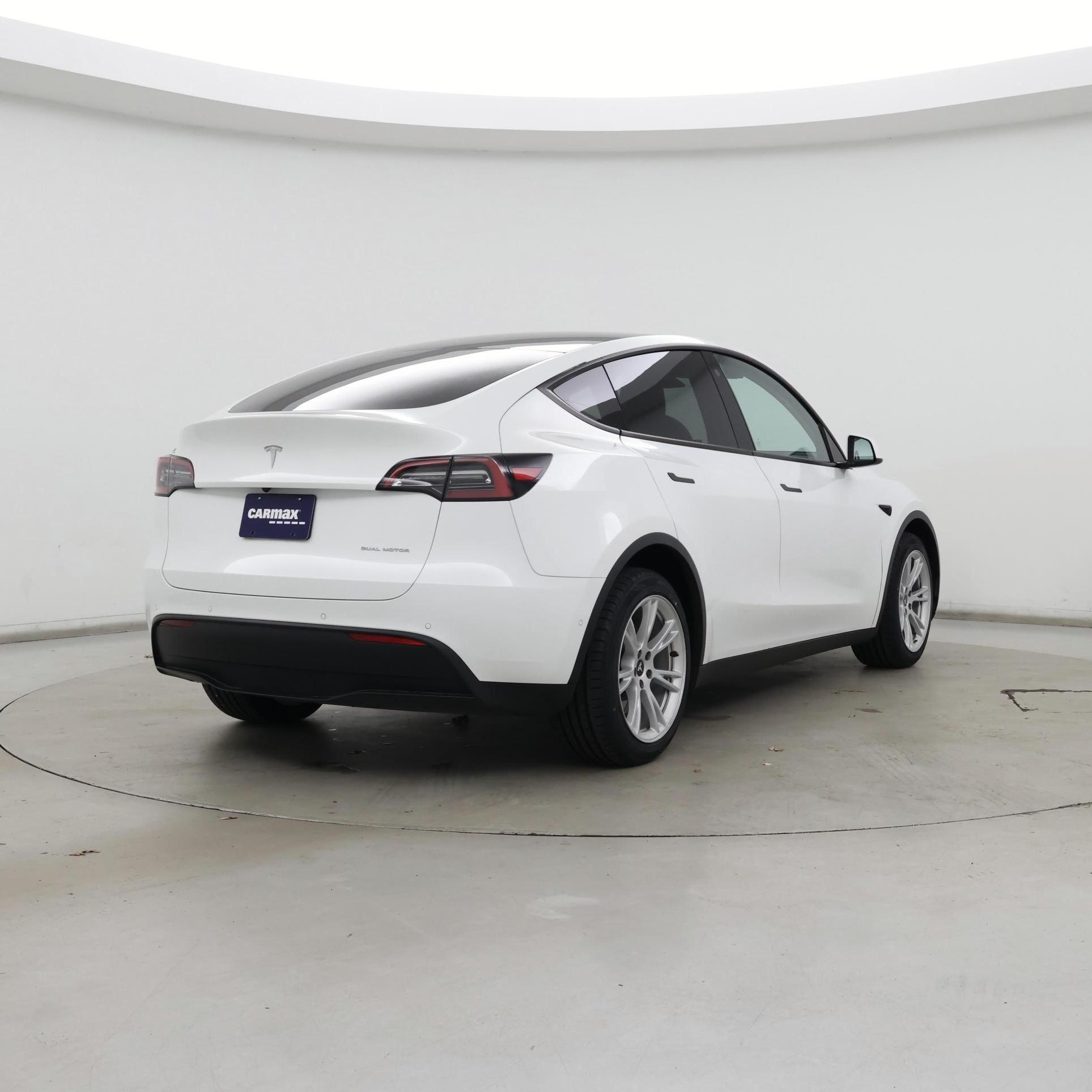 Thumbnail: 2022 Tesla Model Y - 8