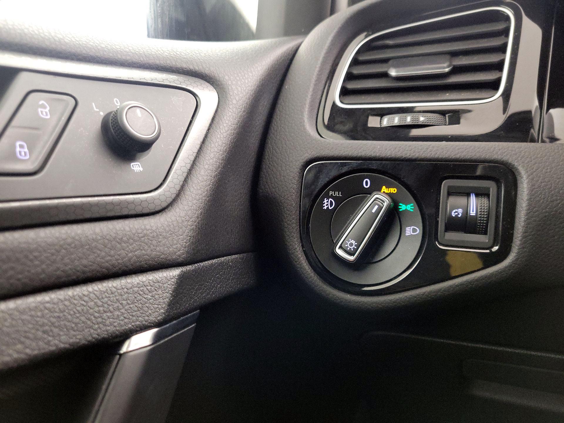 Thumbnail: 2021 Volkswagen Golf - 13