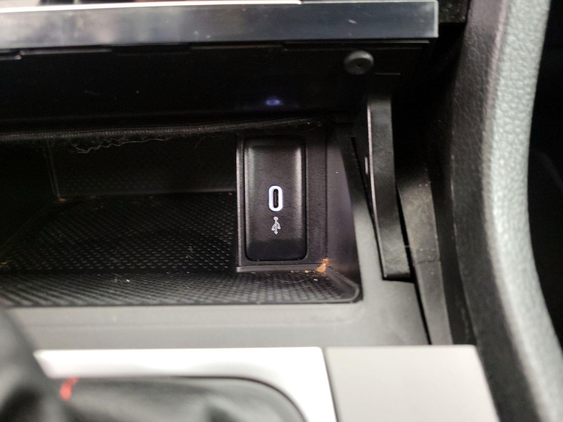 Thumbnail: 2021 Volkswagen Golf - 18