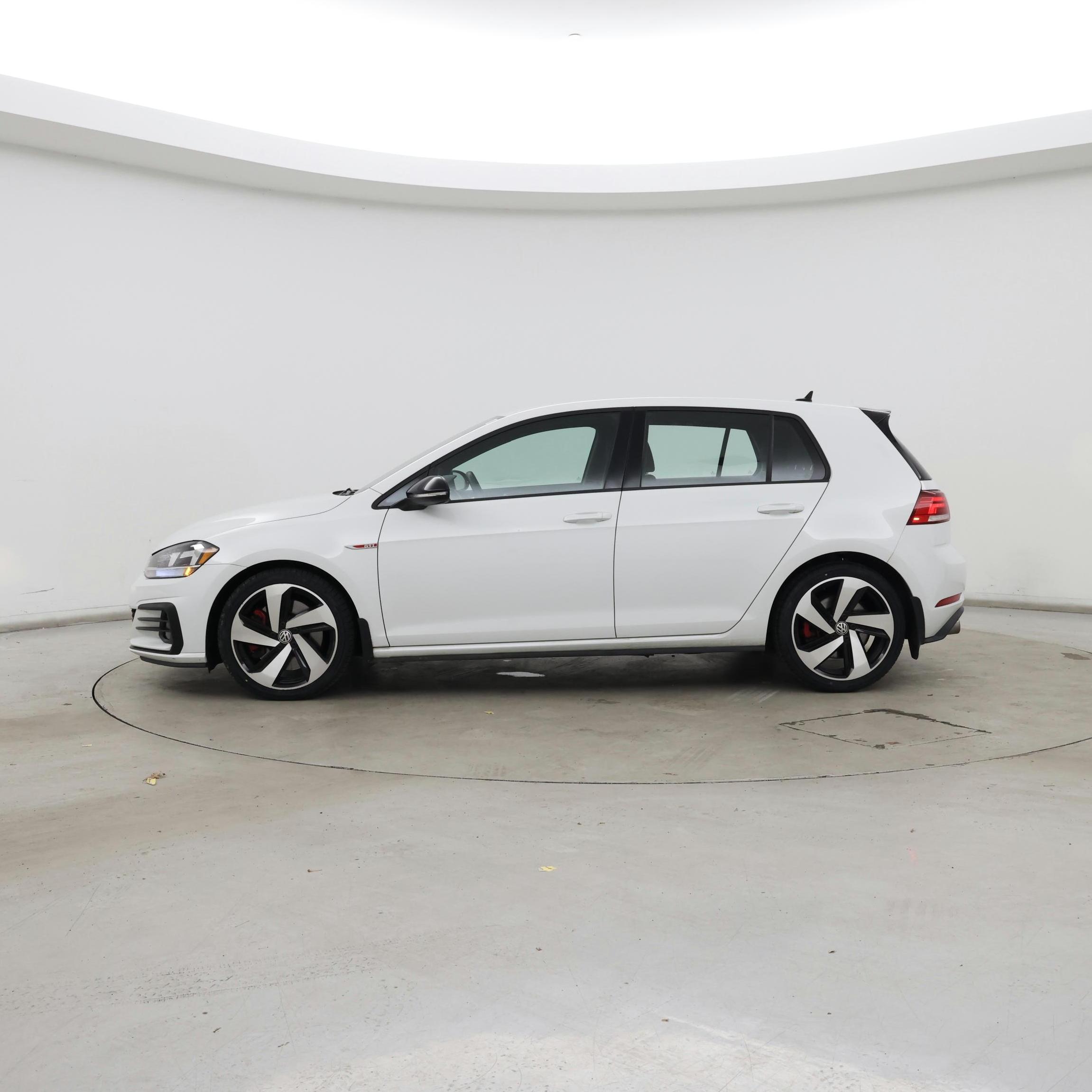 Thumbnail: 2021 Volkswagen Golf - 3