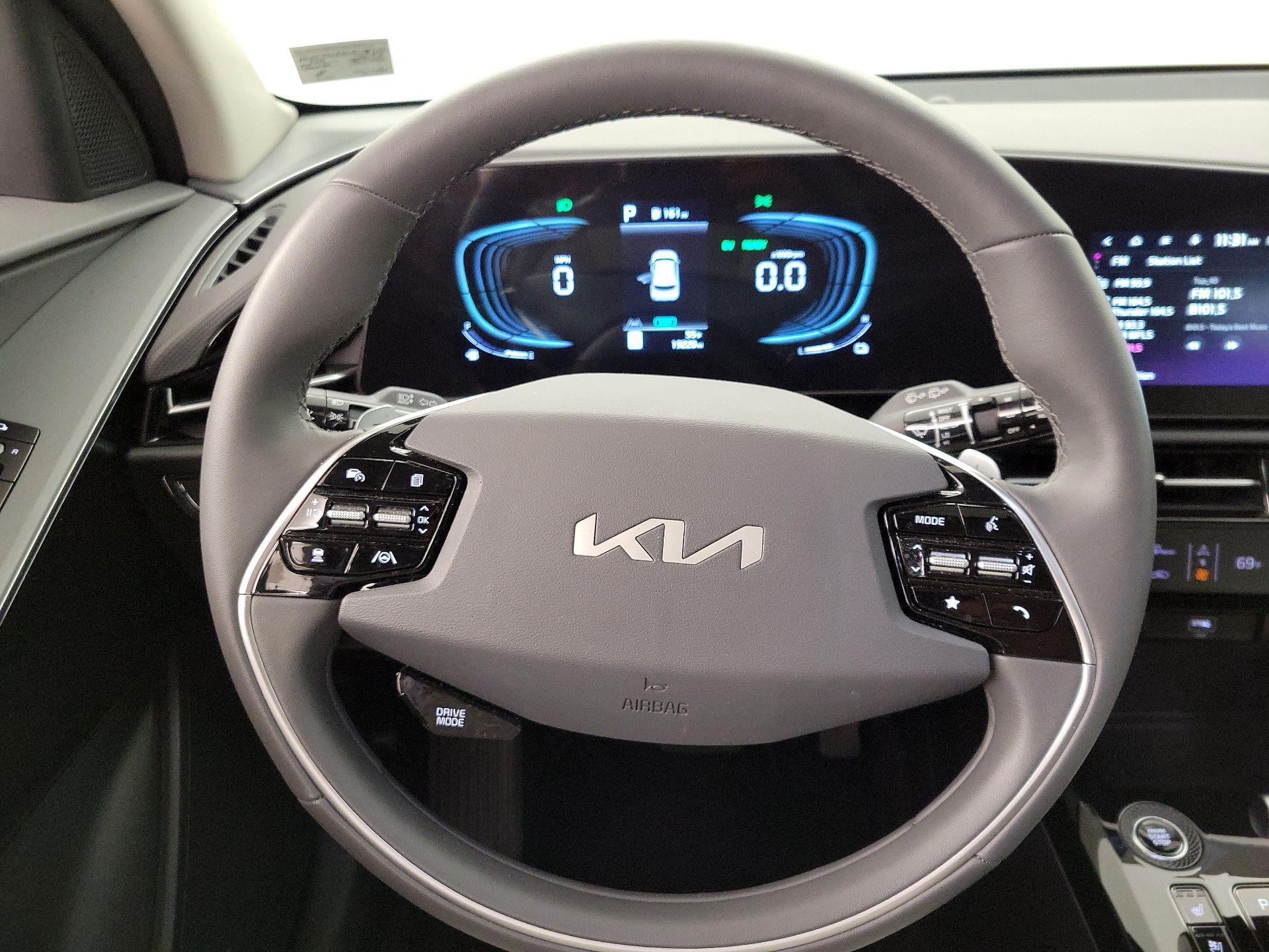 Thumbnail: 2025 Kia Niro - 10