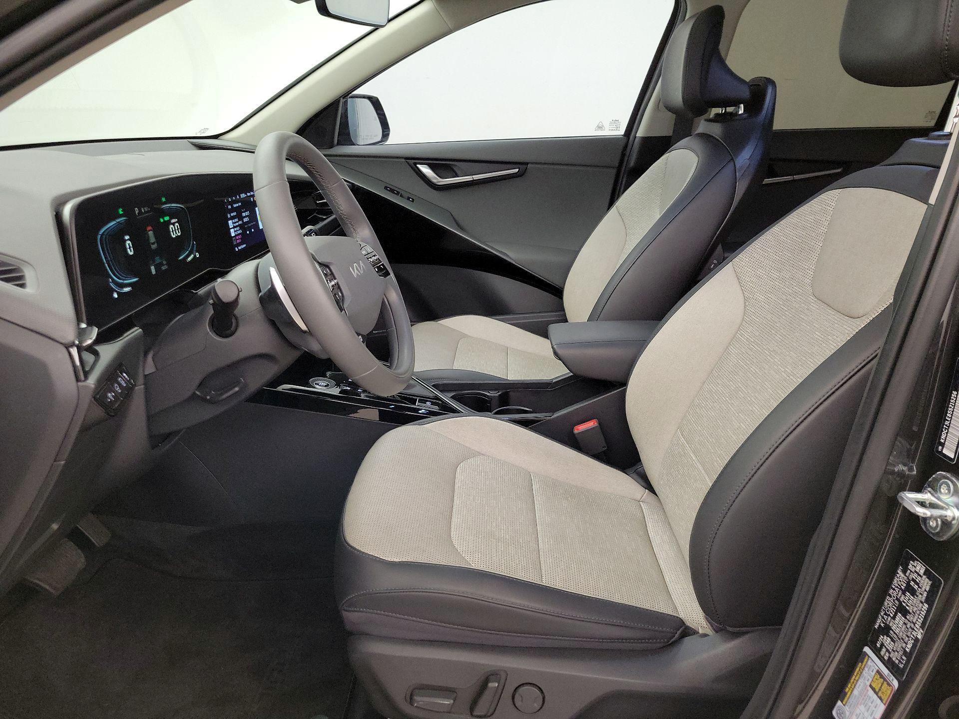 Thumbnail: 2025 Kia Niro - 11