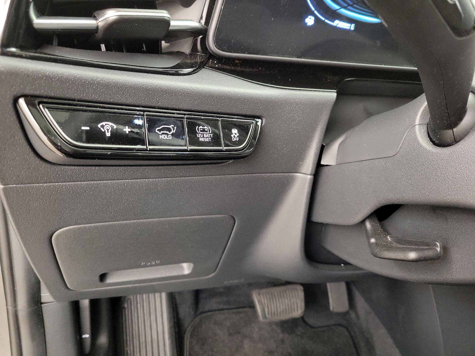 Thumbnail: 2025 Kia Niro - 13