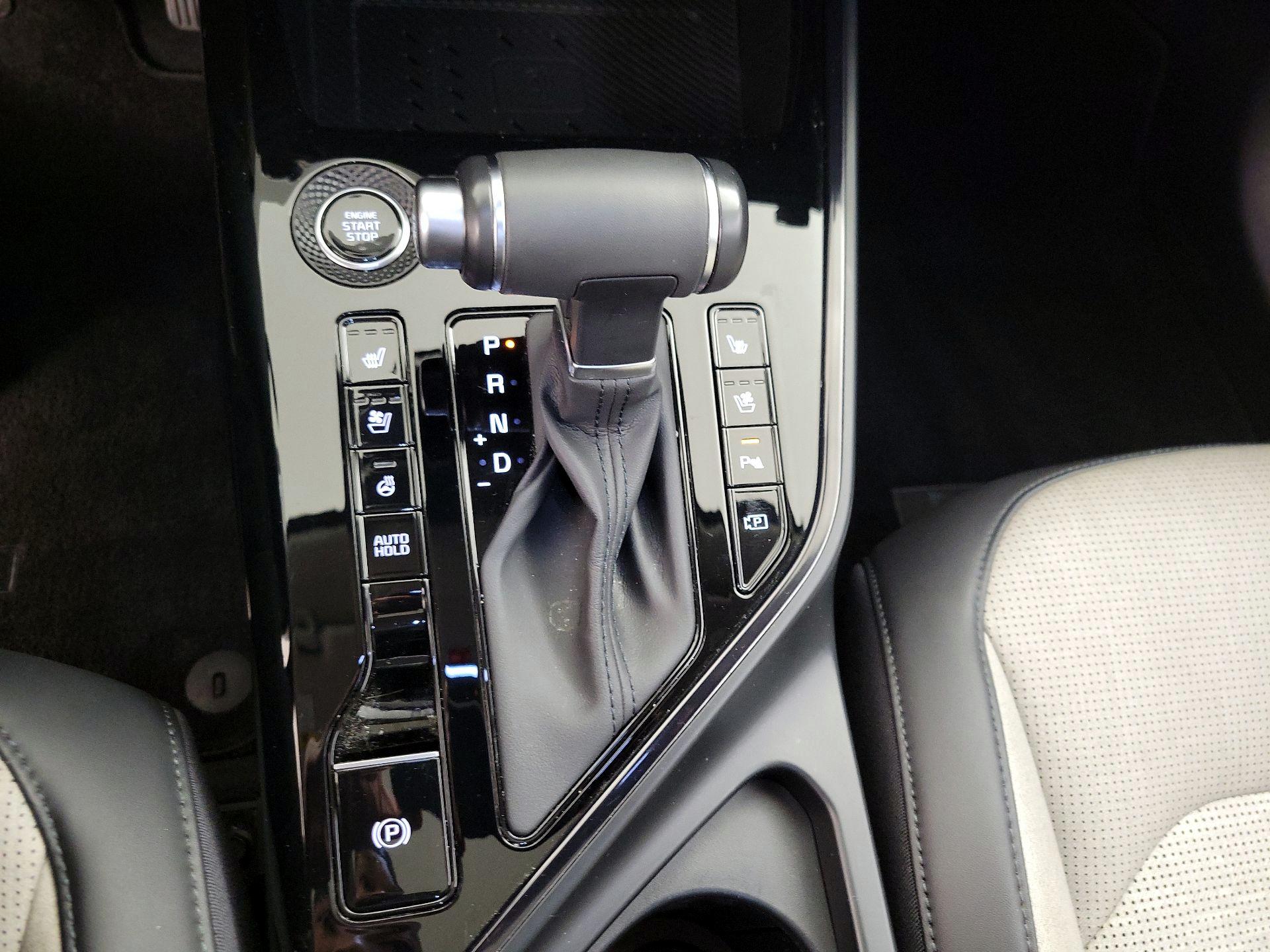 Thumbnail: 2025 Kia Niro - 18