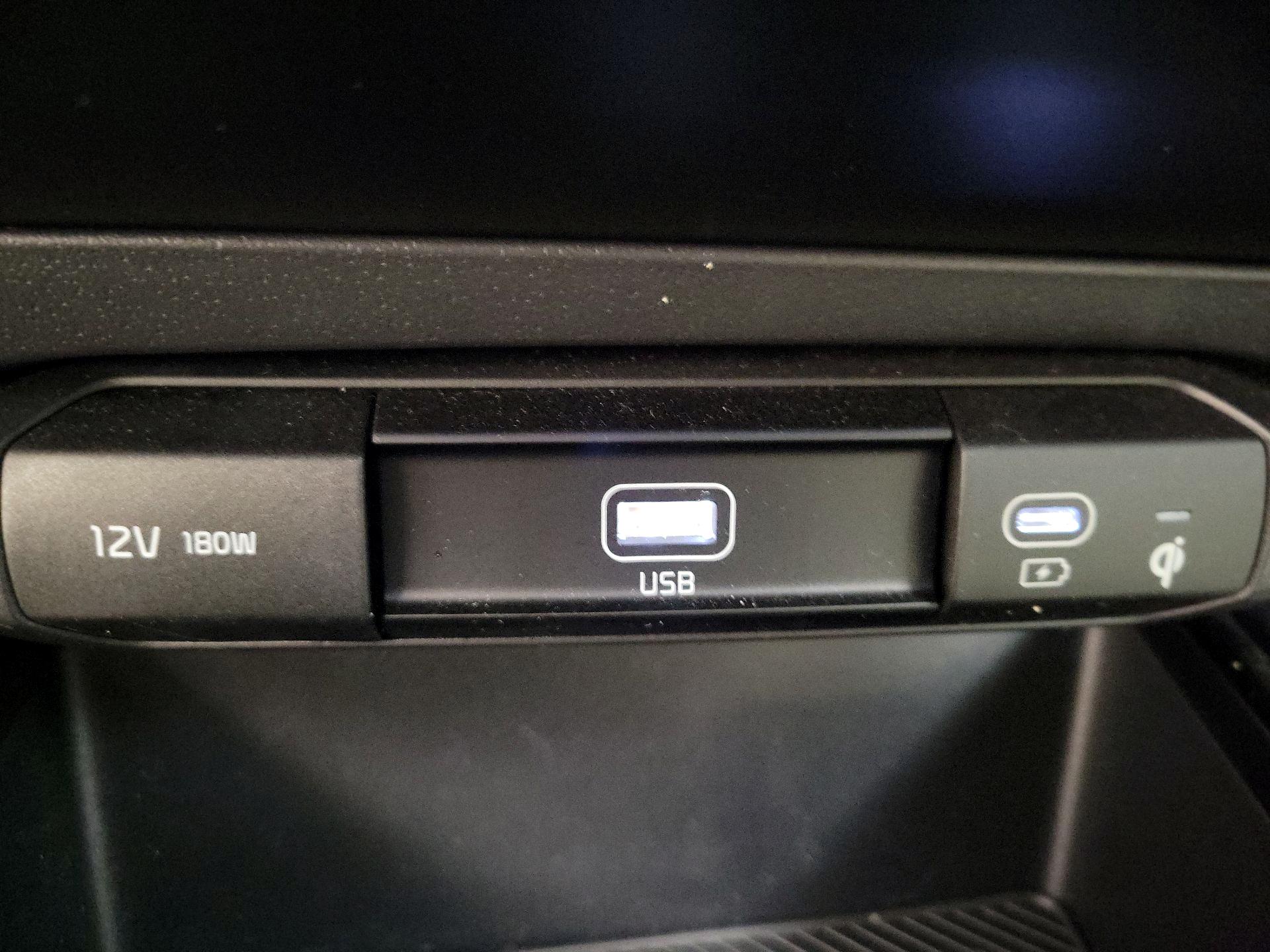 Thumbnail: 2025 Kia Niro - 19