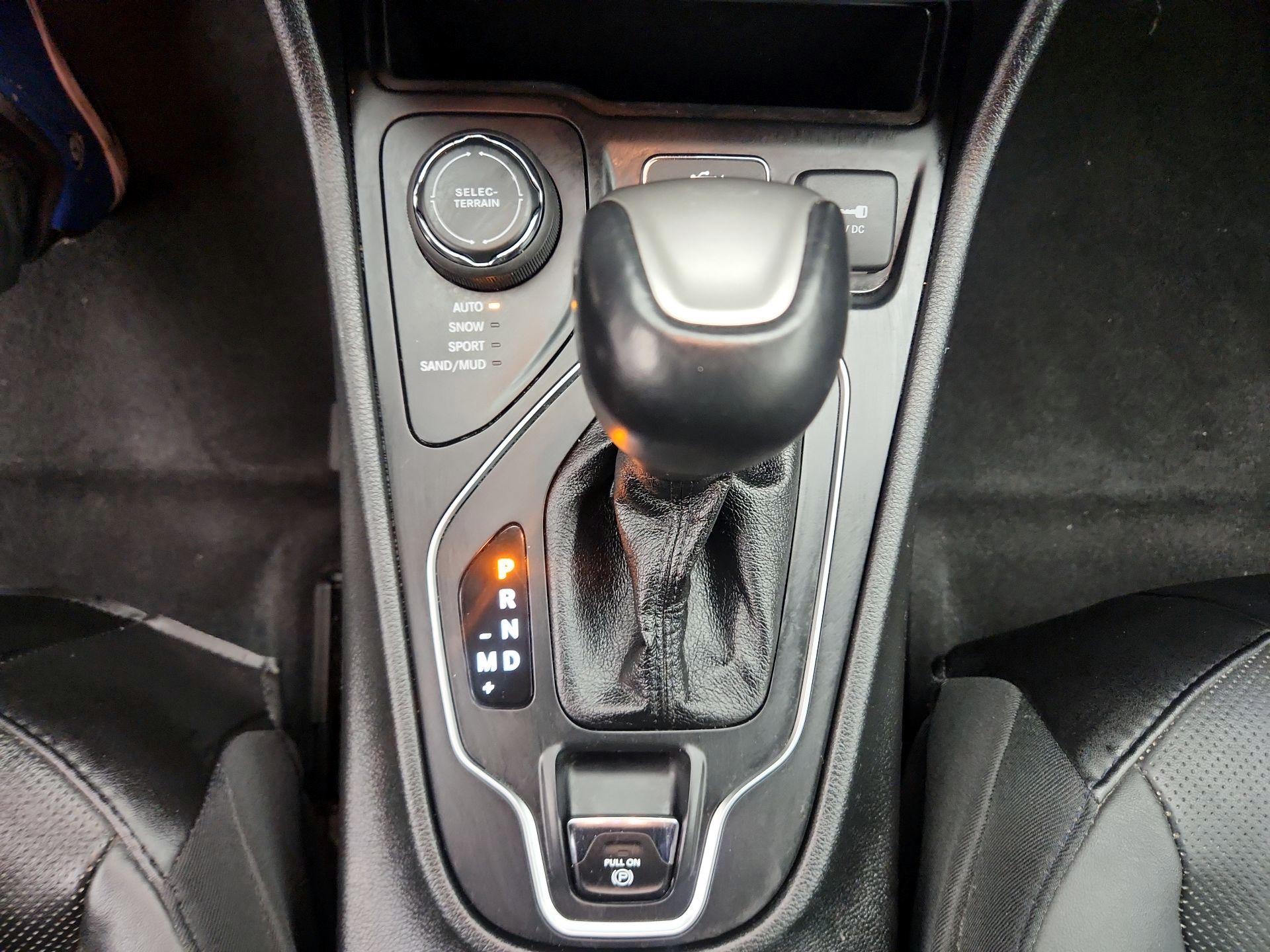 Thumbnail: 2021 Jeep Cherokee - 17