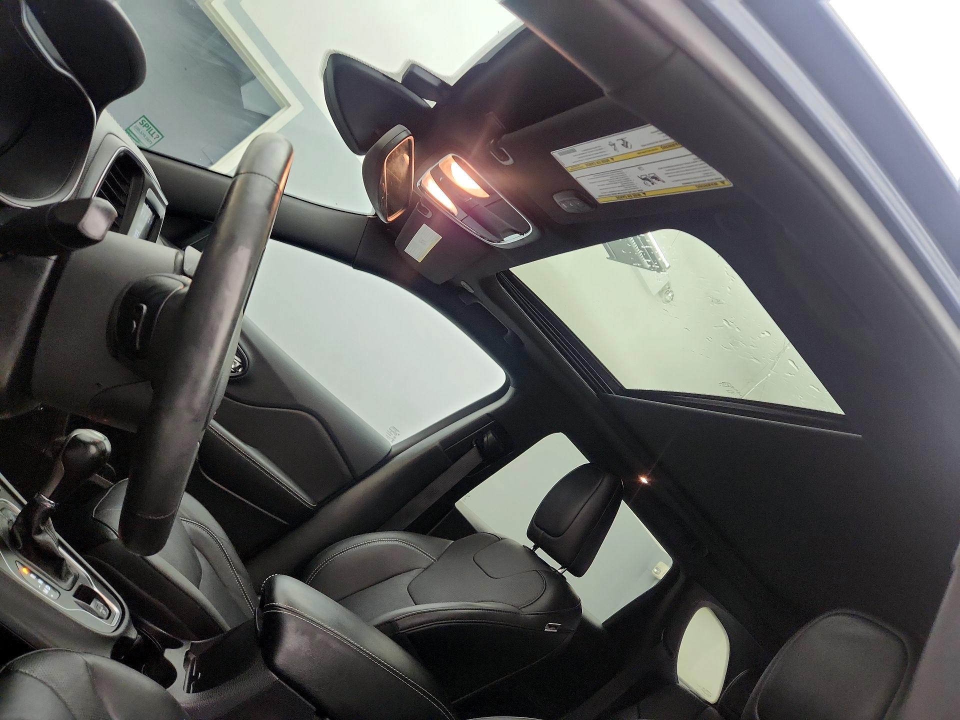 Thumbnail: 2021 Jeep Cherokee - 19