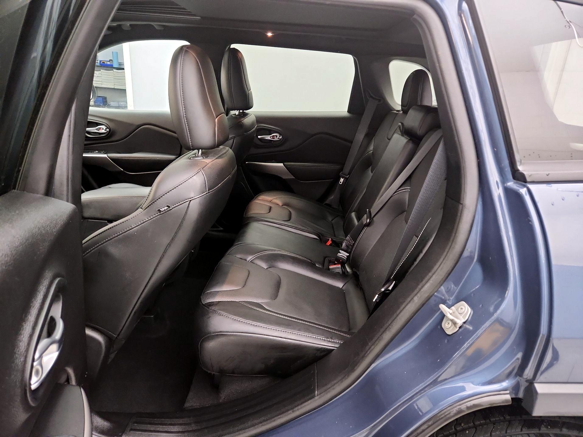 Thumbnail: 2021 Jeep Cherokee - 20