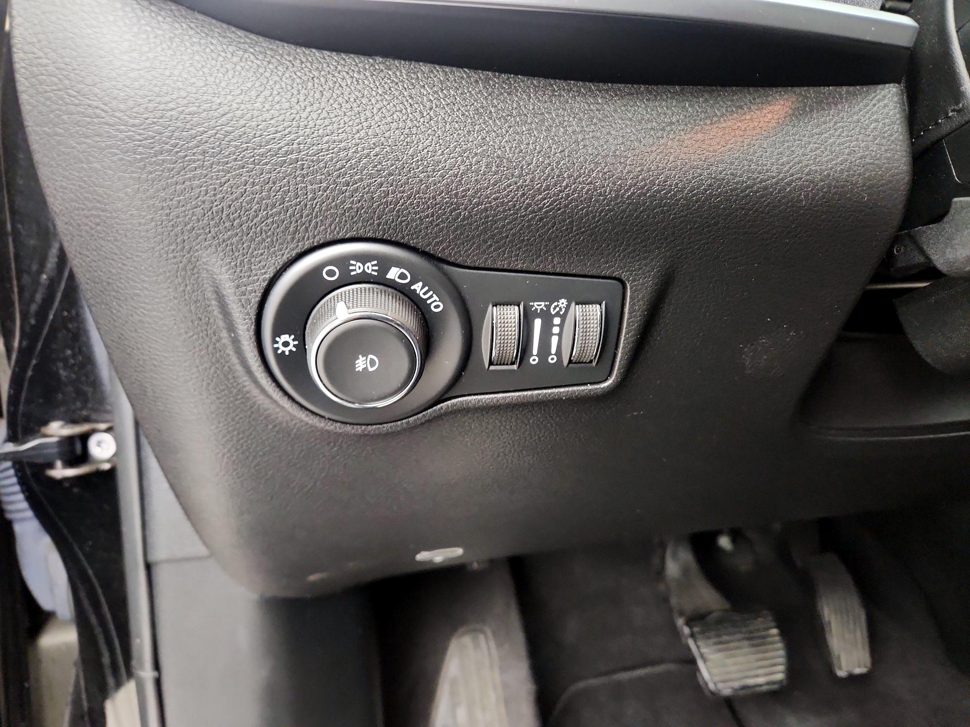 Thumbnail: 2022 Jeep Compass - 13