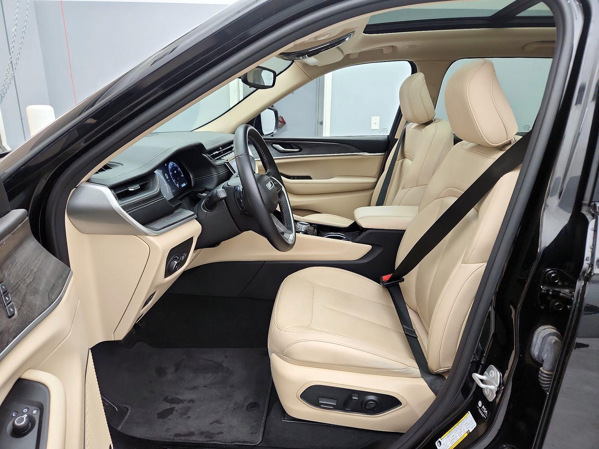 Thumbnail: 2022 Jeep Grand Cherokee - 11