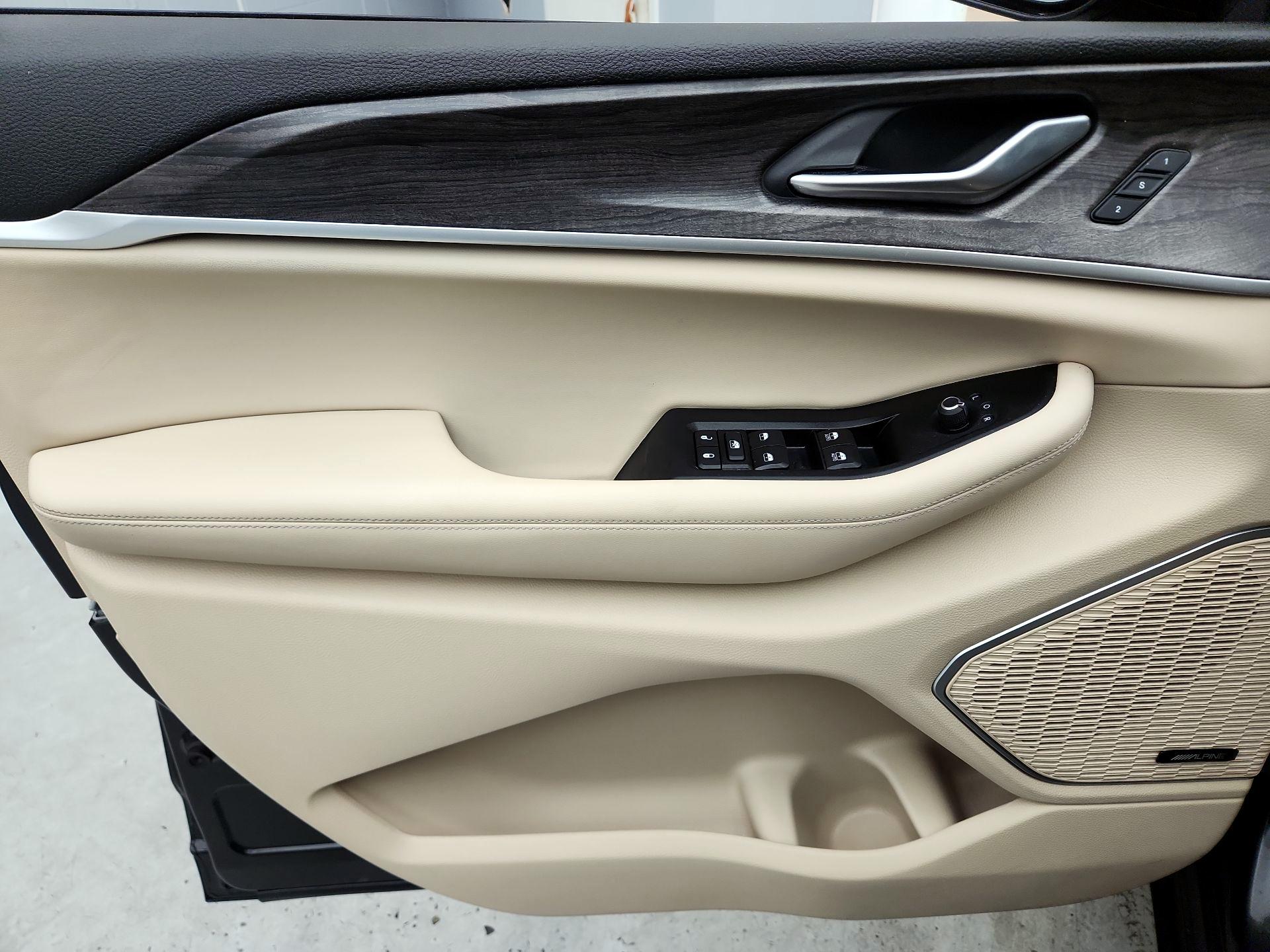 Thumbnail: 2022 Jeep Grand Cherokee - 12