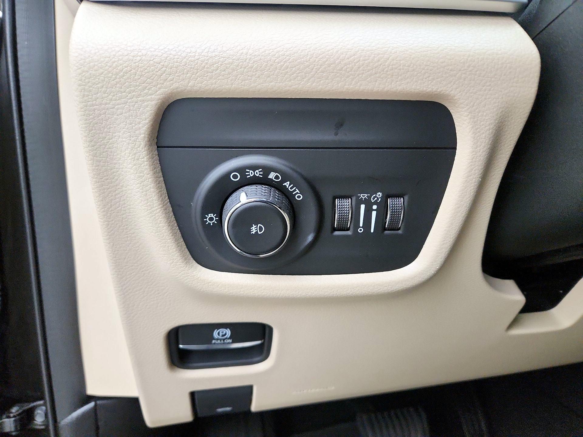 Thumbnail: 2022 Jeep Grand Cherokee - 13