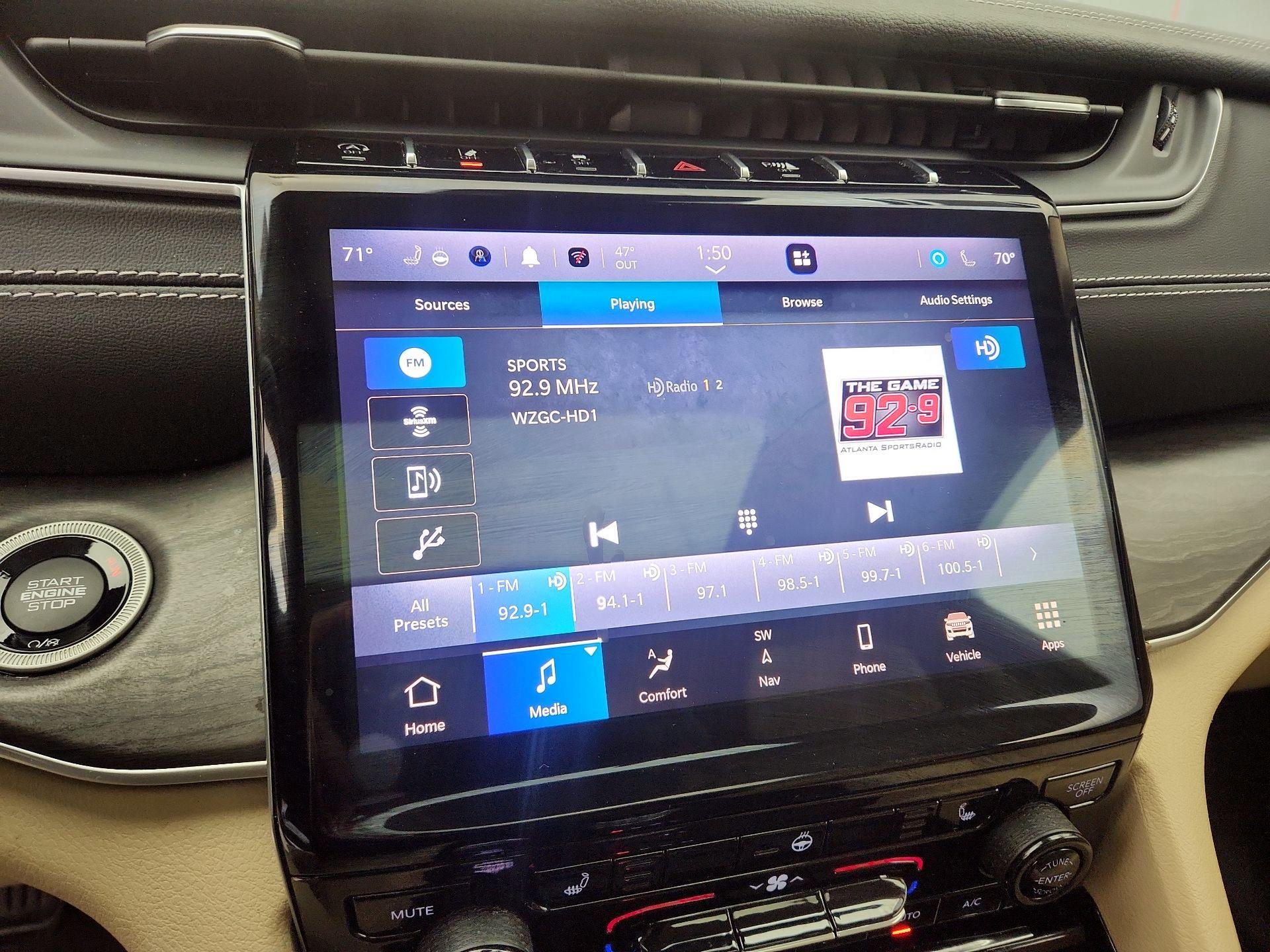 Thumbnail: 2022 Jeep Grand Cherokee - 16