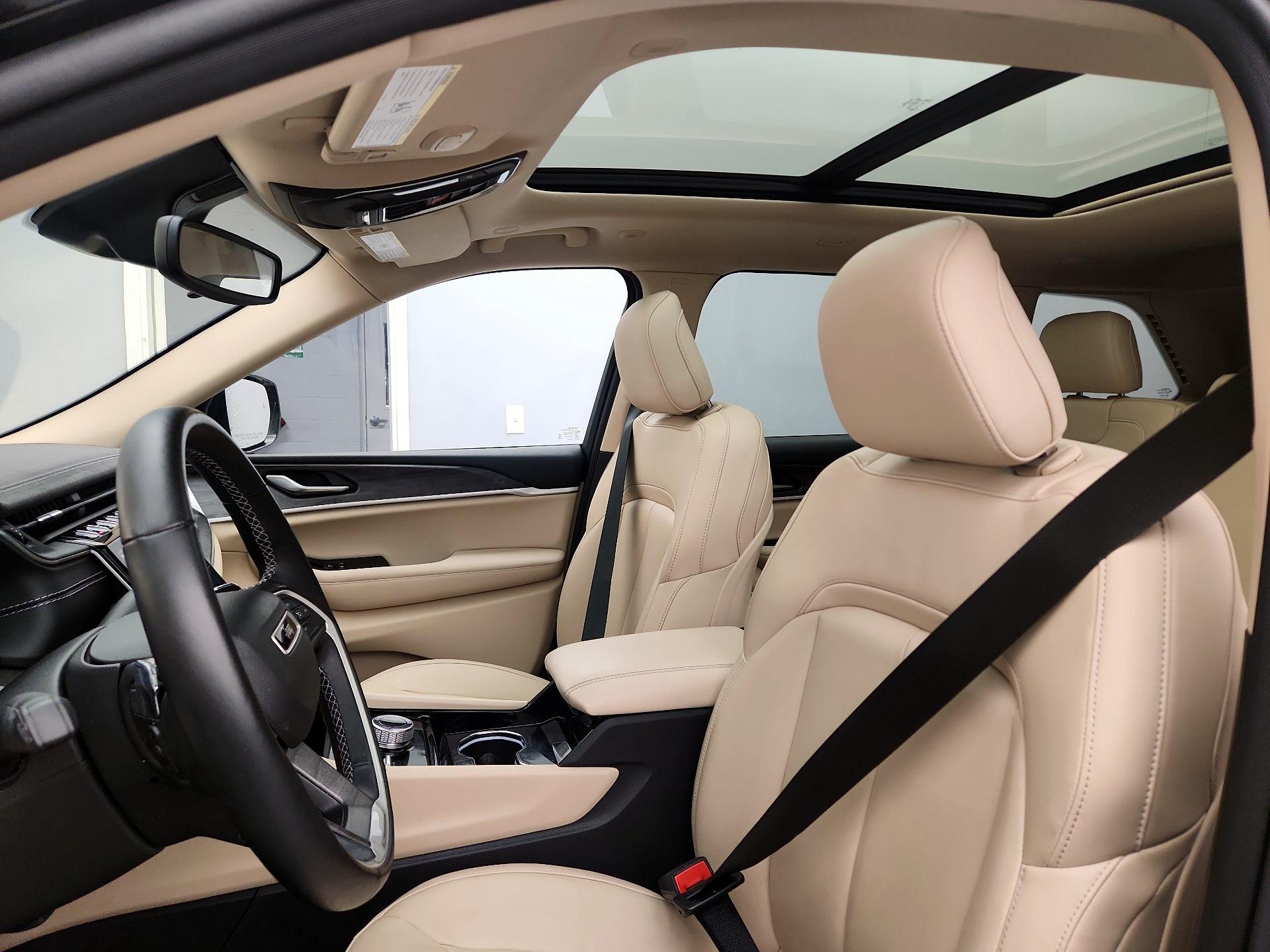 Thumbnail: 2022 Jeep Grand Cherokee - 20