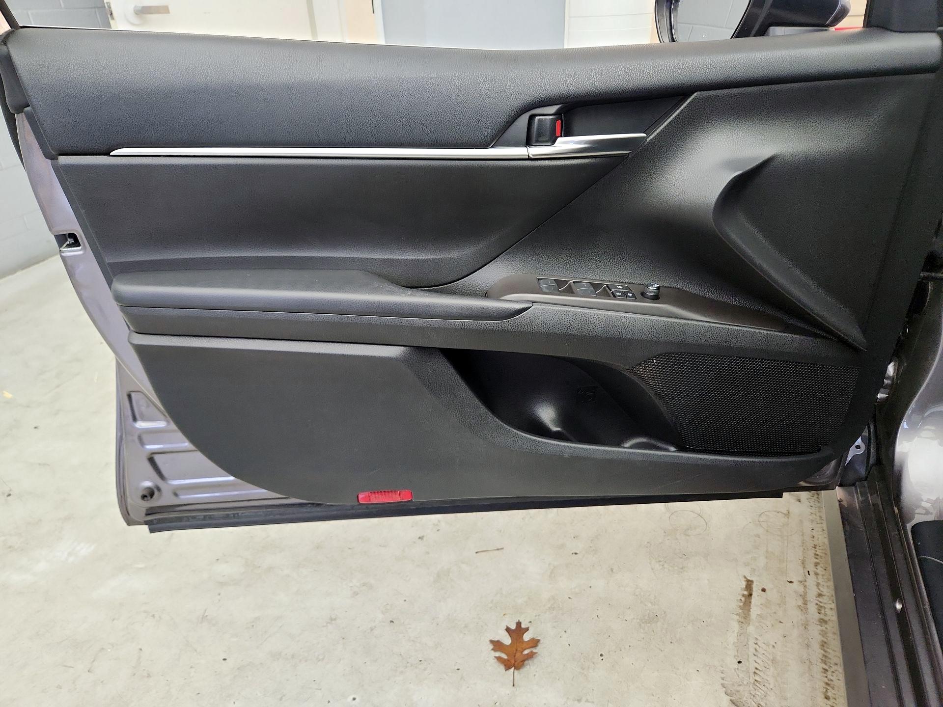 Thumbnail: 2022 Toyota Camry - 12