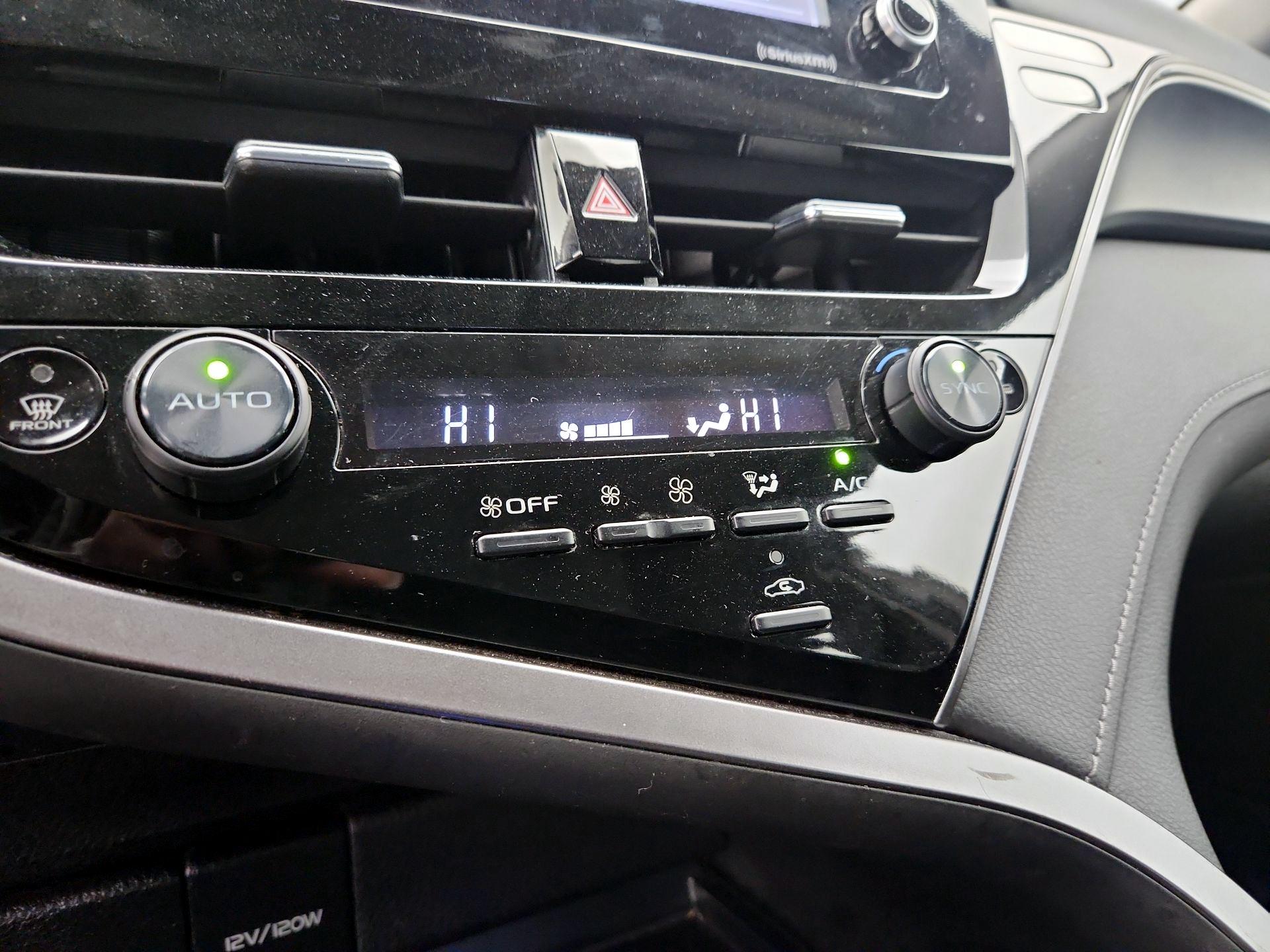 Thumbnail: 2022 Toyota Camry - 16