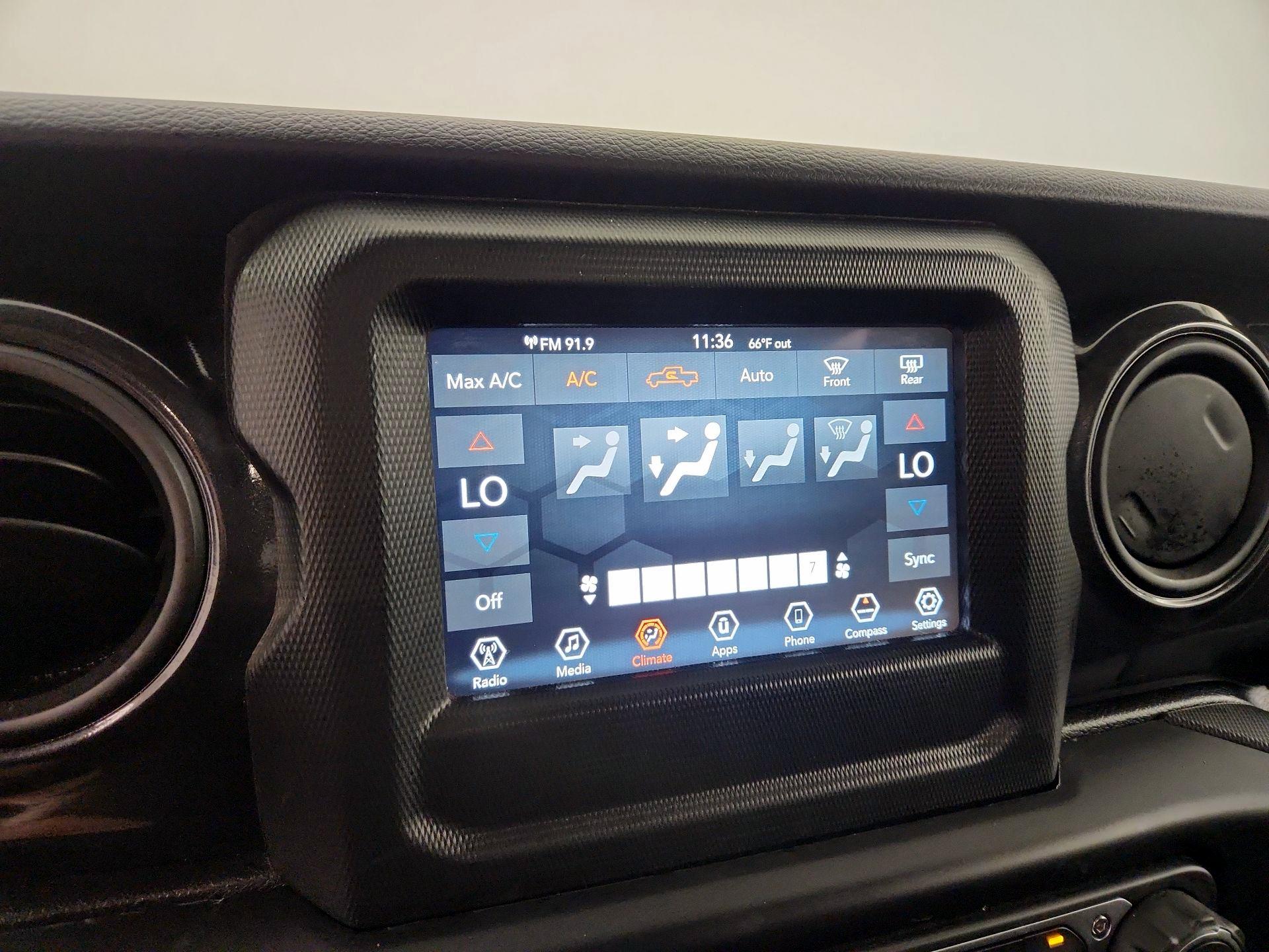 Thumbnail: 2022 Jeep Gladiator - 16