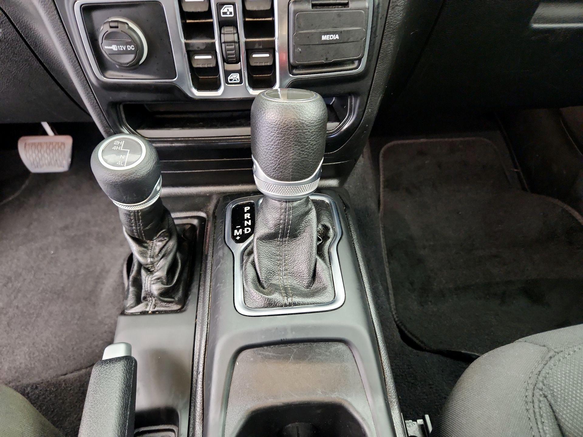 Thumbnail: 2022 Jeep Gladiator - 17