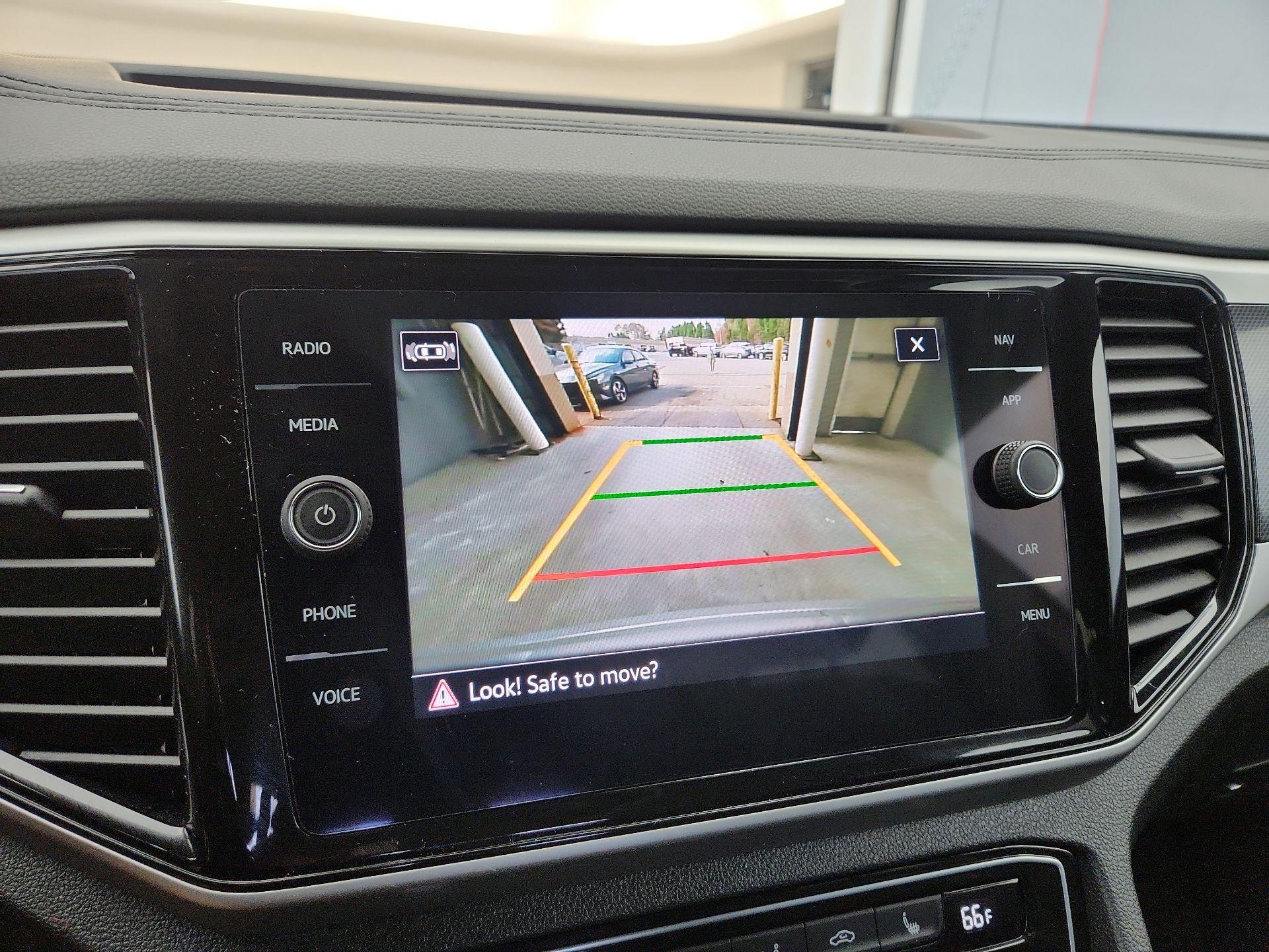 Thumbnail: 2023 Volkswagen Atlas - 14