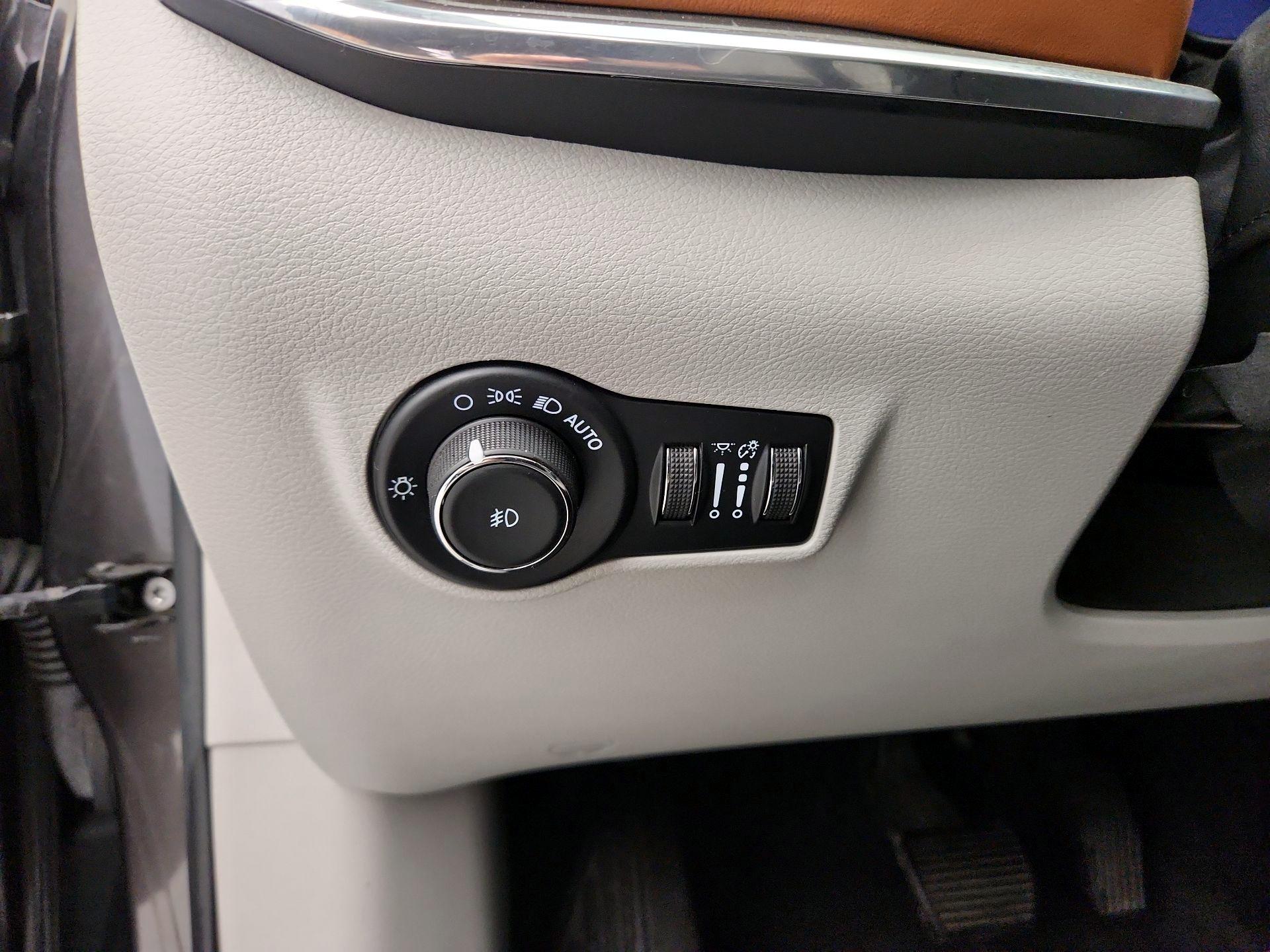 Thumbnail: 2022 Jeep Compass - 13