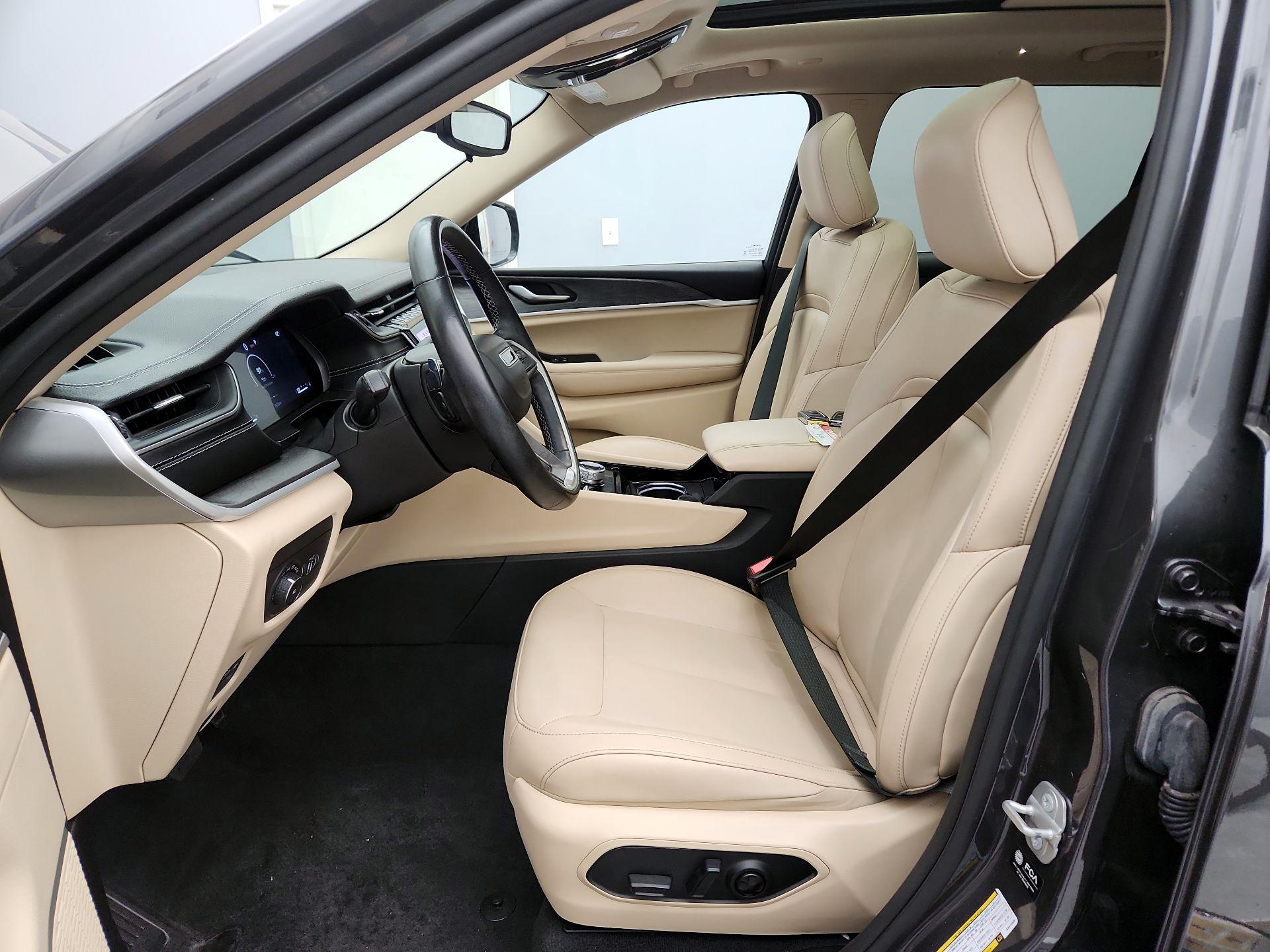 Thumbnail: 2022 Jeep Grand Cherokee L - 11