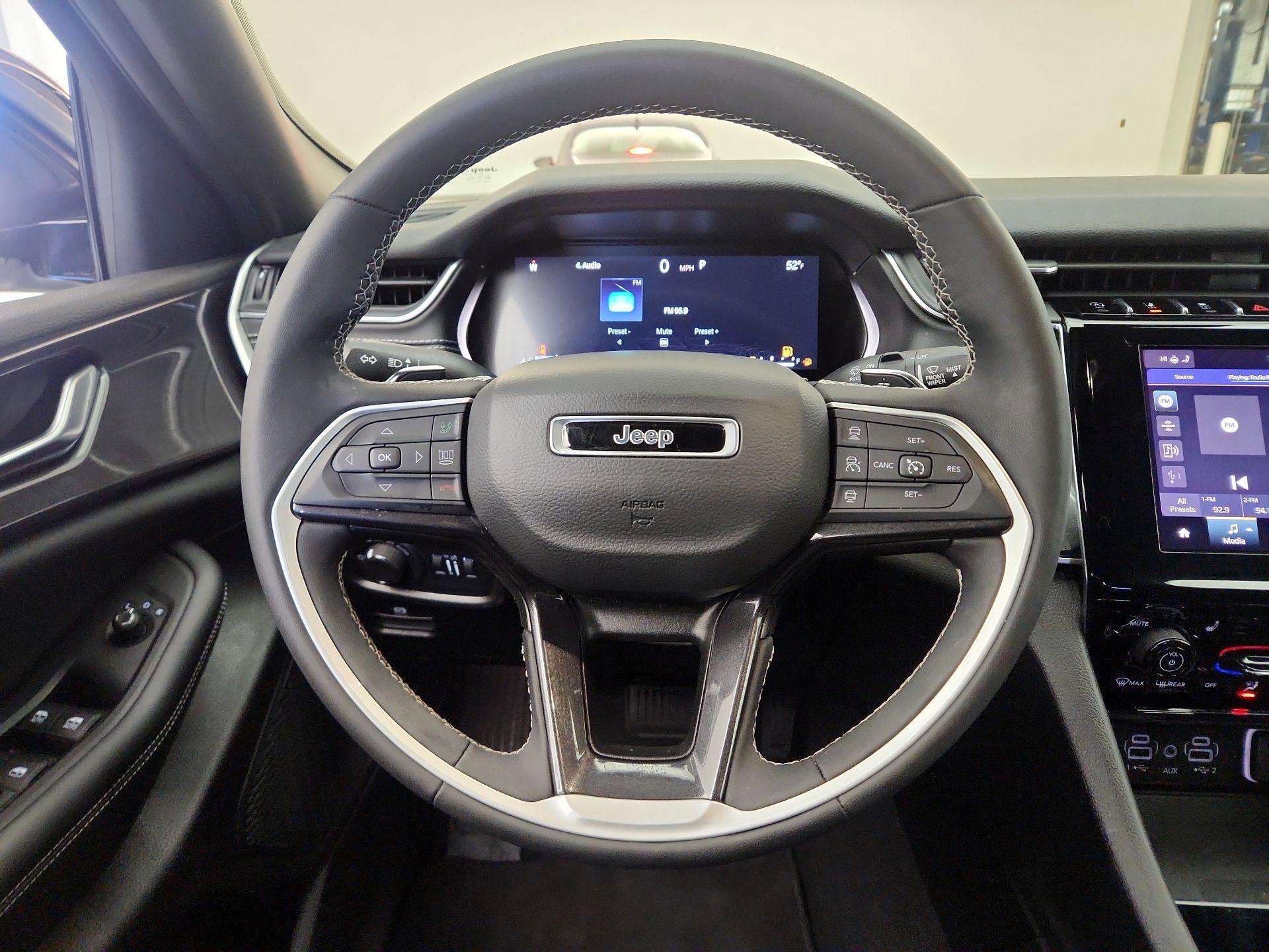 Thumbnail: 2023 Jeep Grand Cherokee - 10