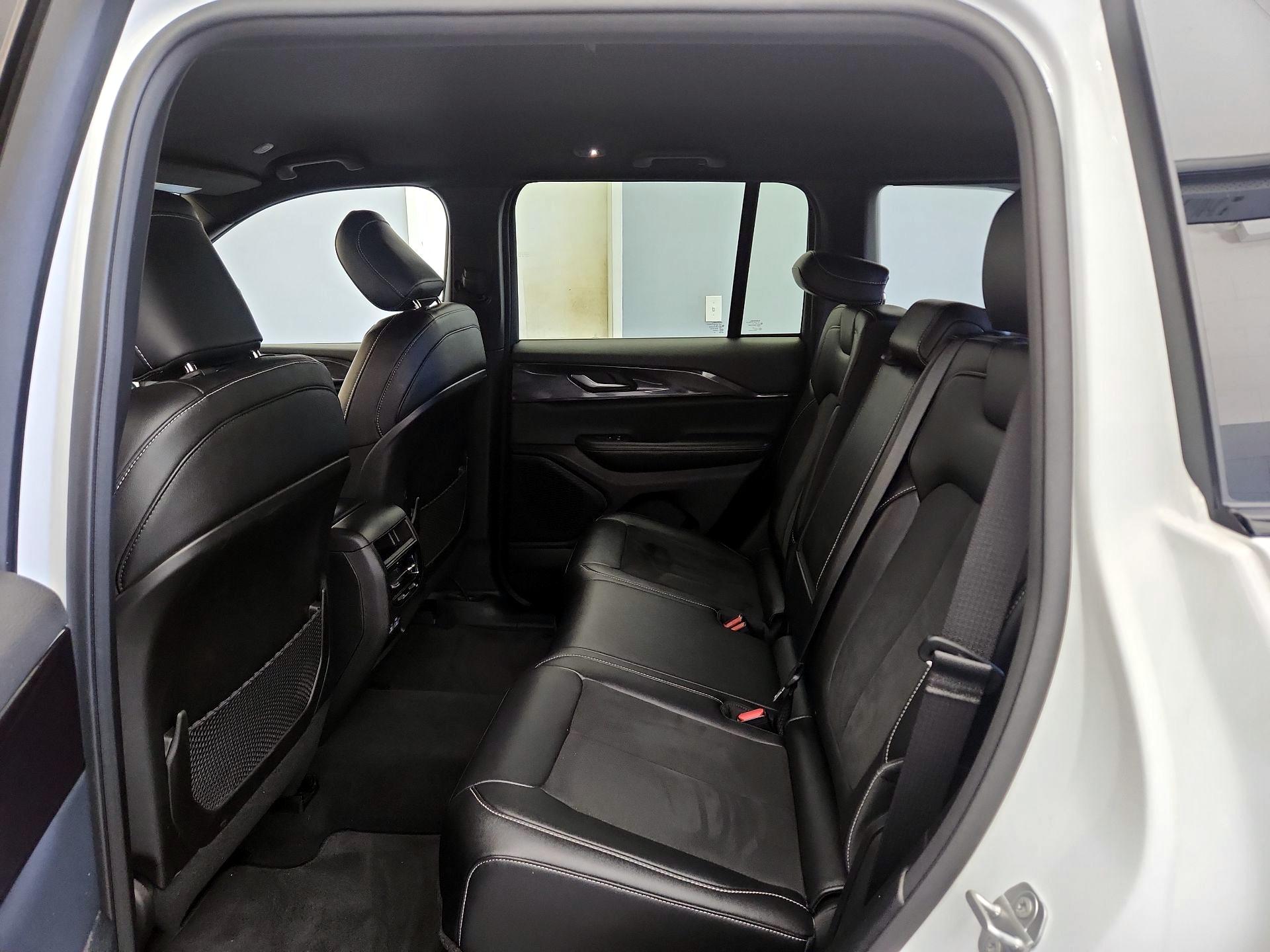 Thumbnail: 2023 Jeep Grand Cherokee - 19