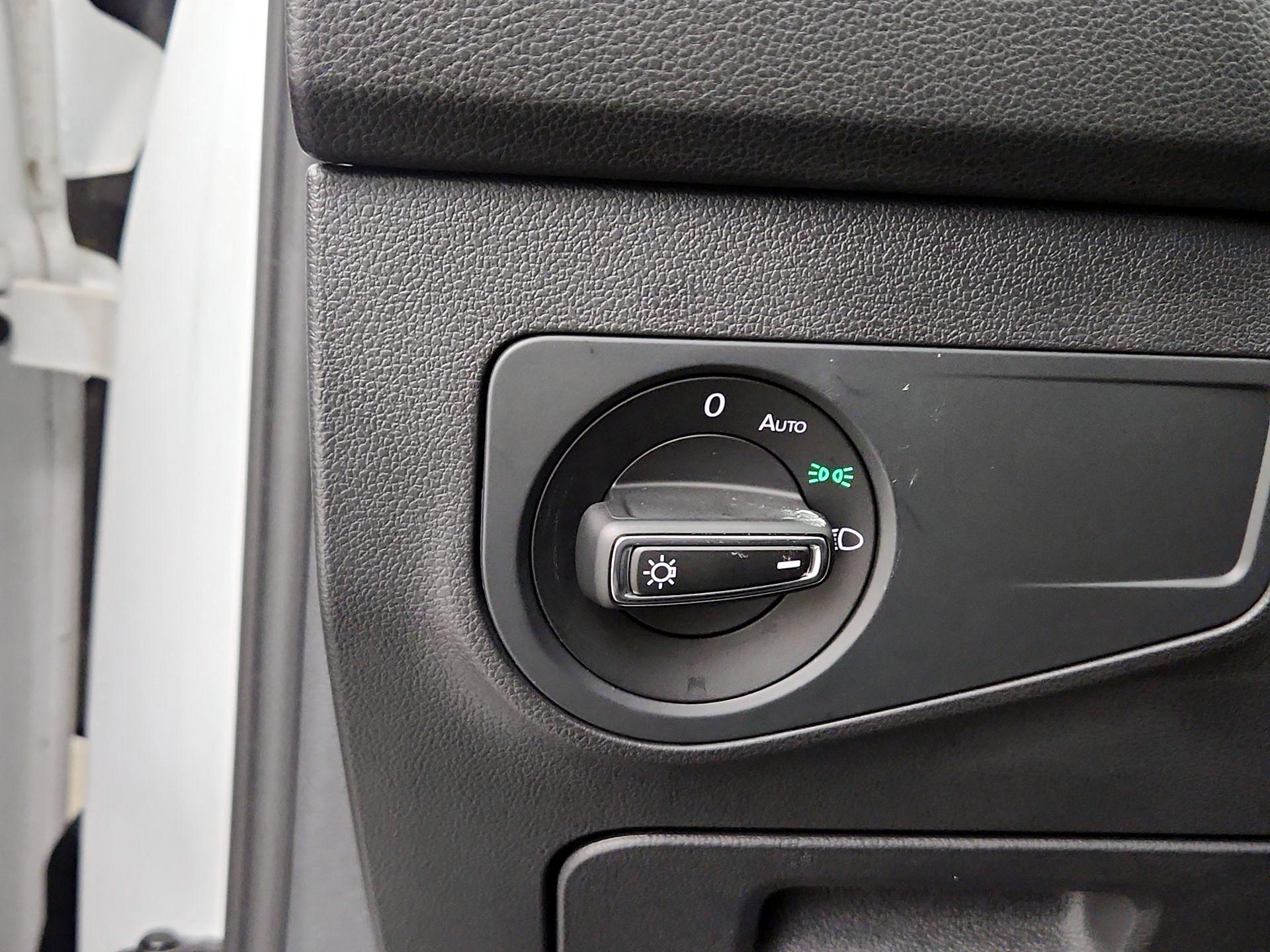 Thumbnail: 2022 Volkswagen Tiguan - 13