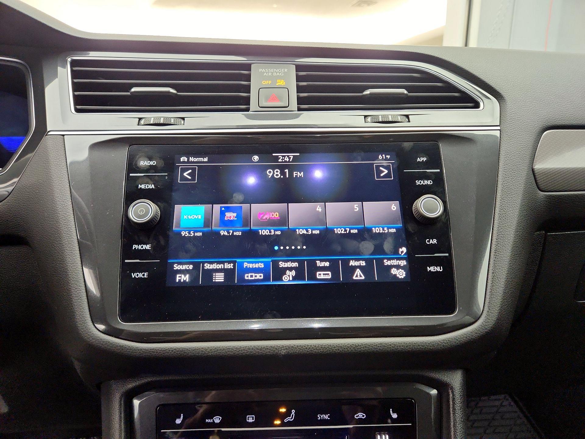 Thumbnail: 2022 Volkswagen Tiguan - 15