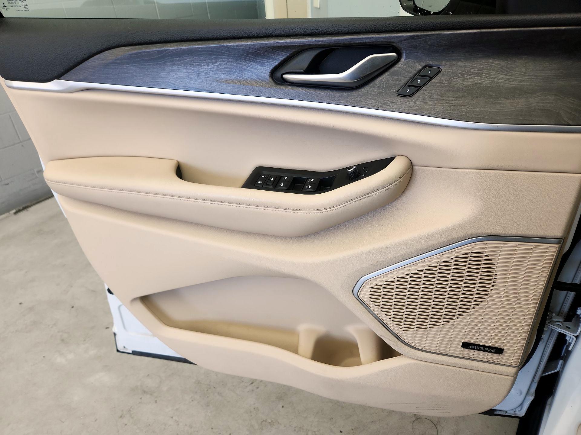 Thumbnail: 2021 Jeep Grand Cherokee L - 12