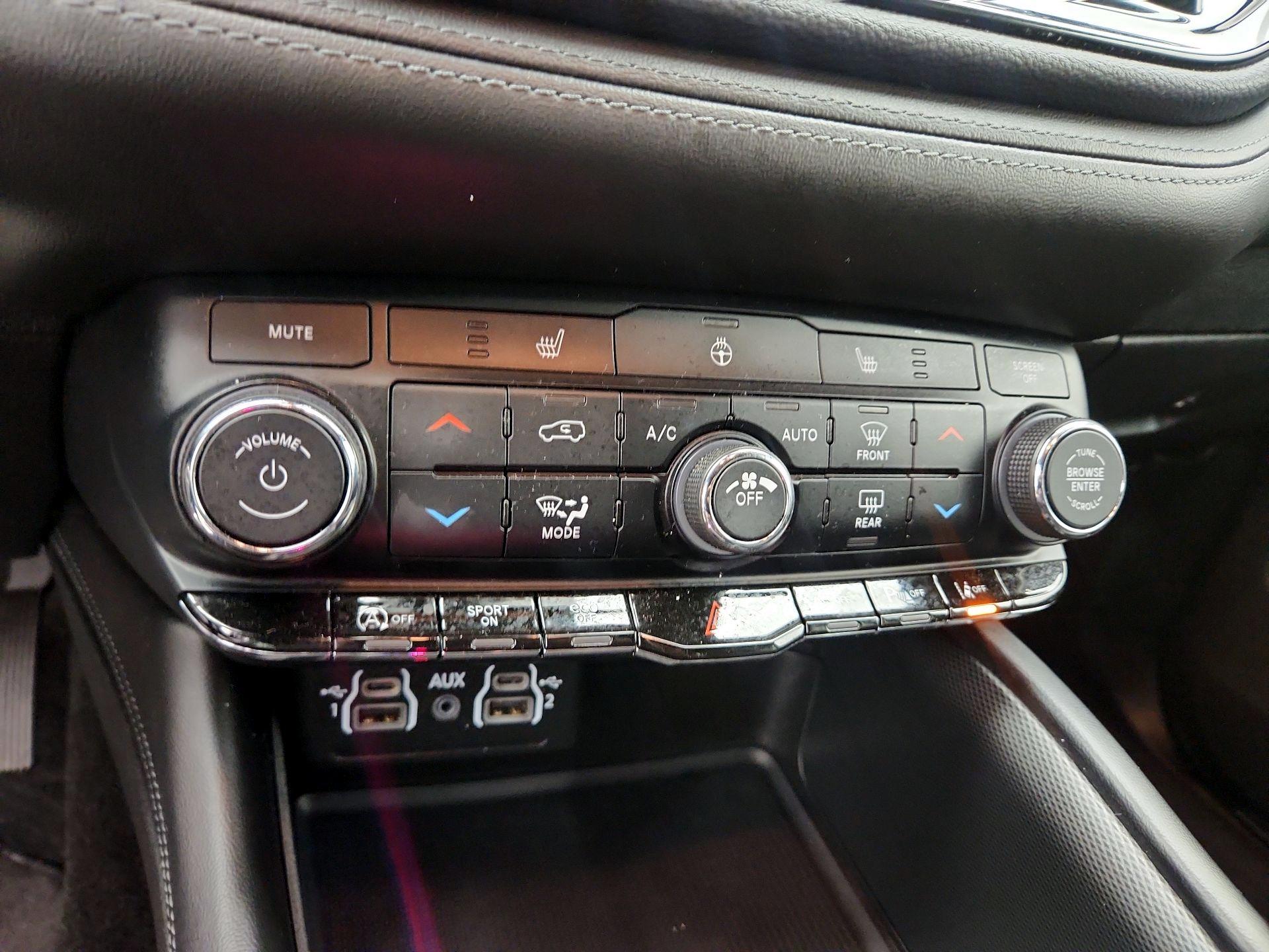 Thumbnail: 2022 Dodge Durango - 16