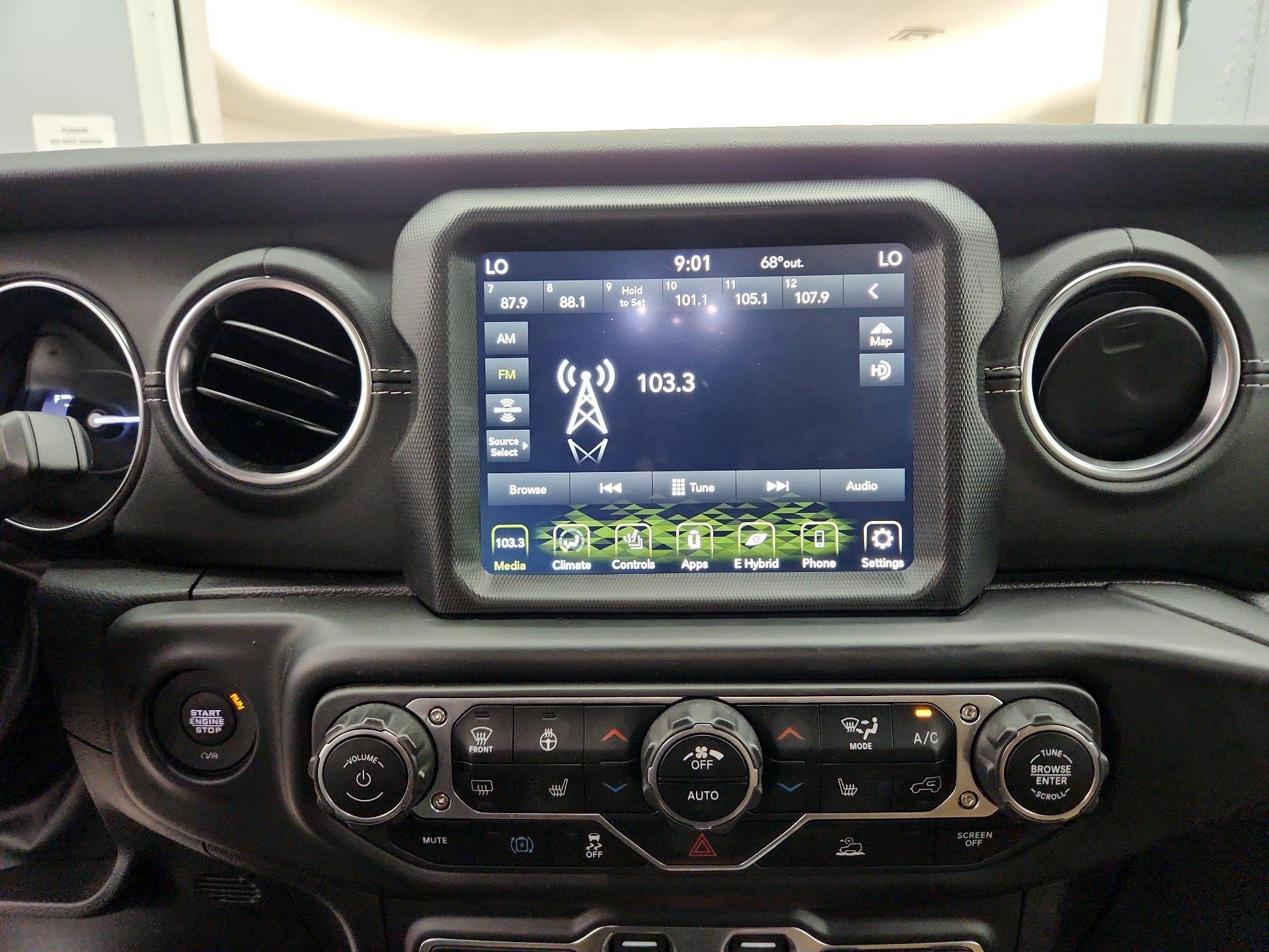 Thumbnail: 2022 Jeep Wrangler - 15