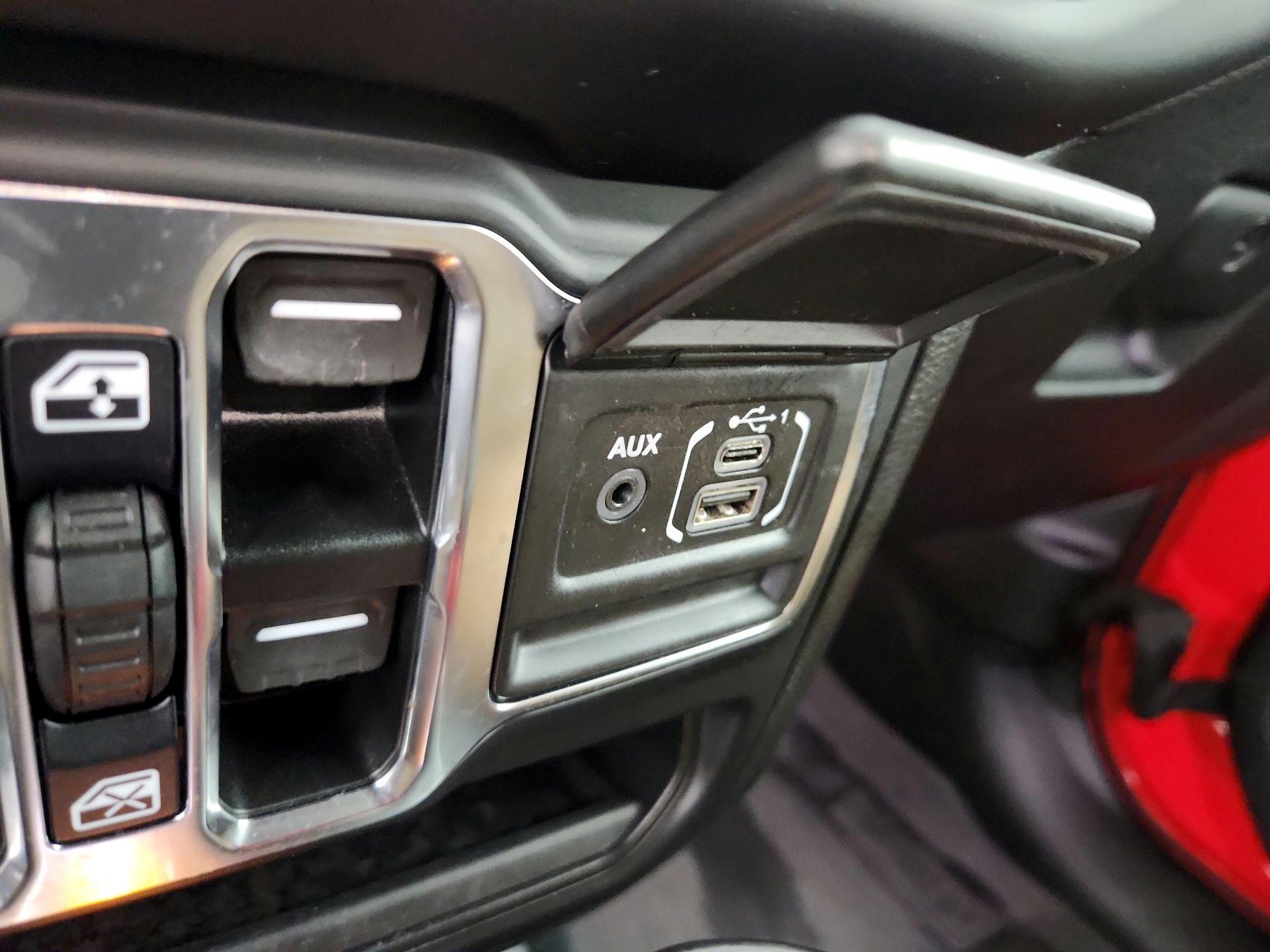 Thumbnail: 2022 Jeep Wrangler - 18